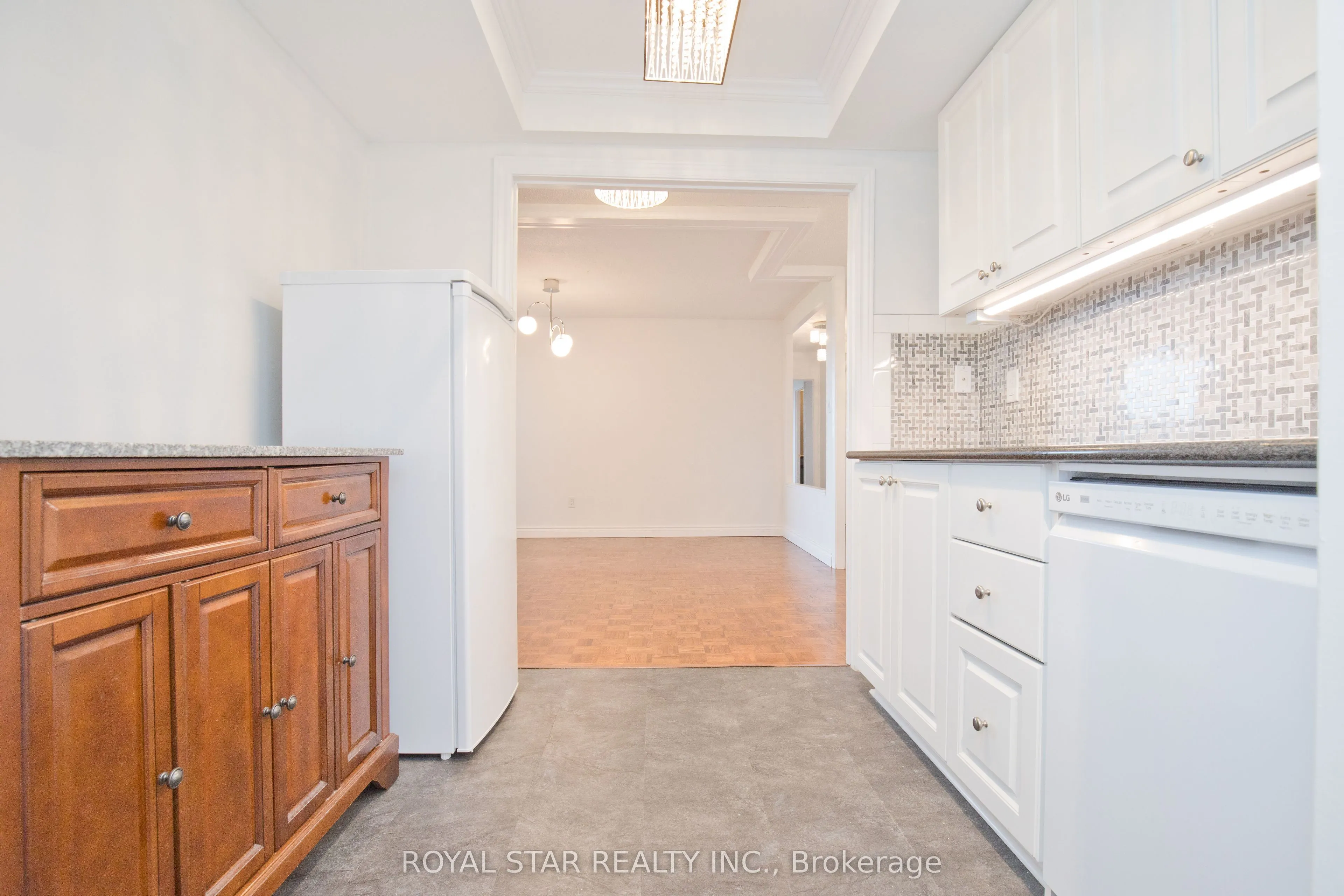 1535 Lakeshore Road E #1607