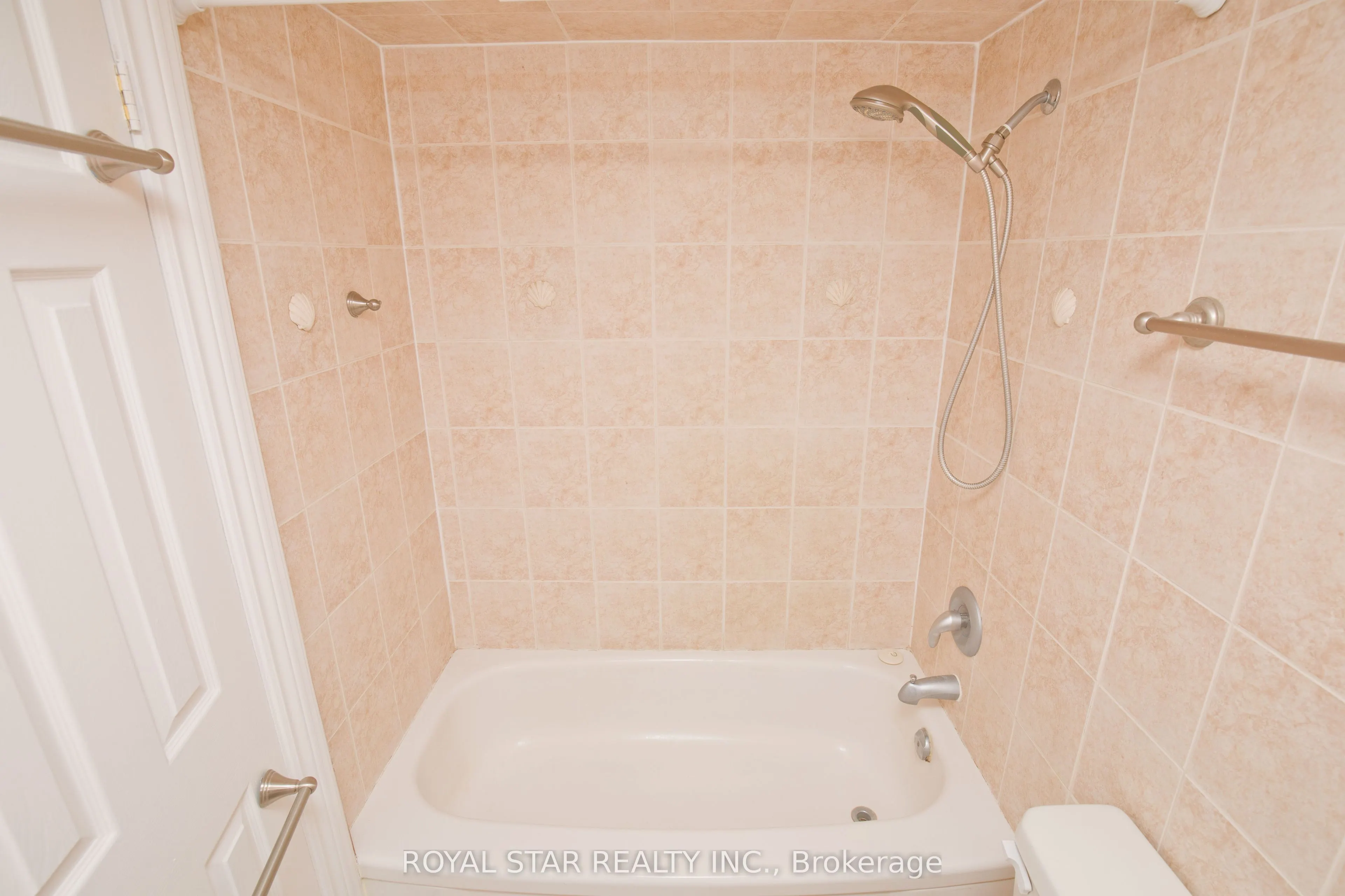 1535 Lakeshore Road E #1607