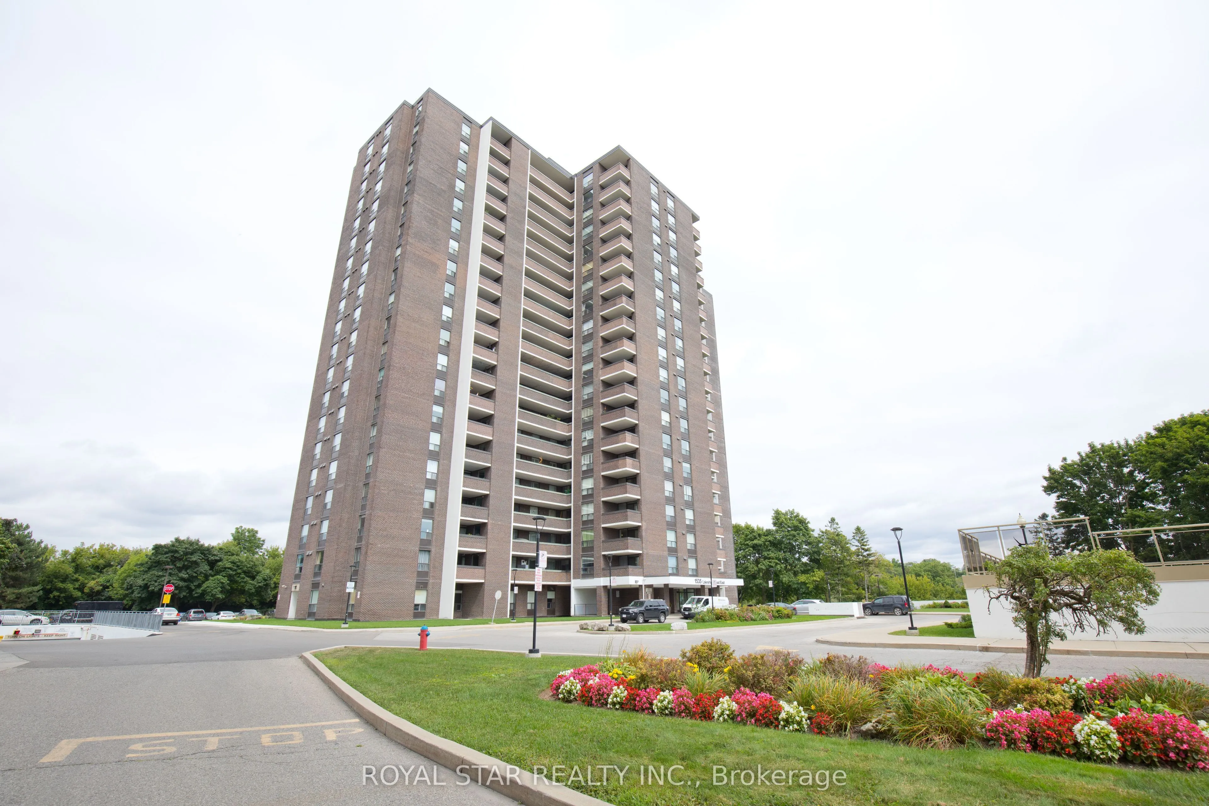1535 Lakeshore Road E #1607