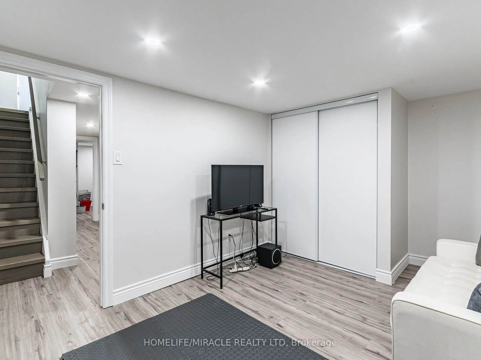 180 Mississauga Valley Boulevard #124