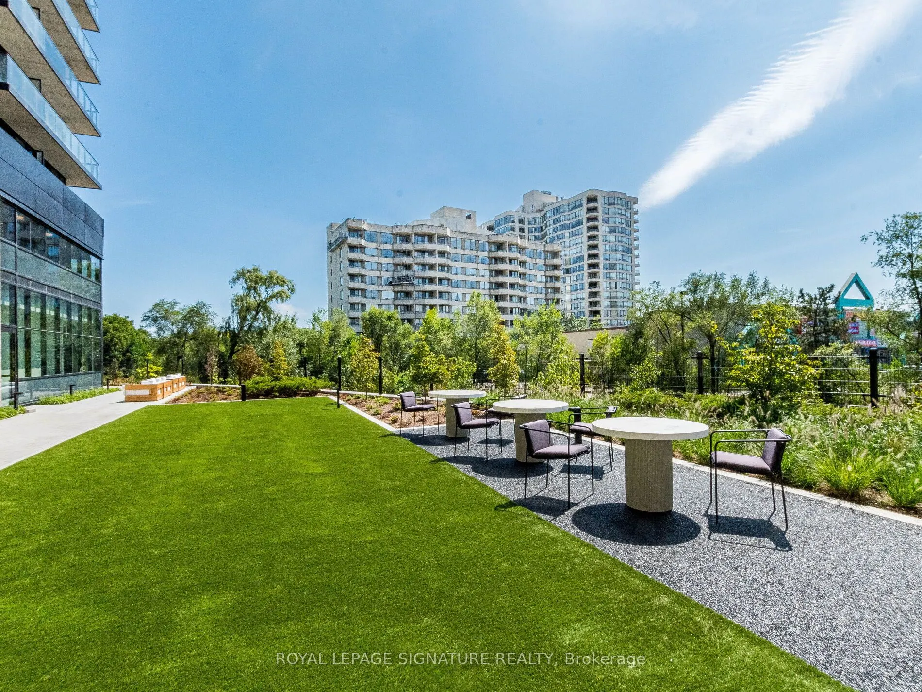 86 Dundas Street E #622