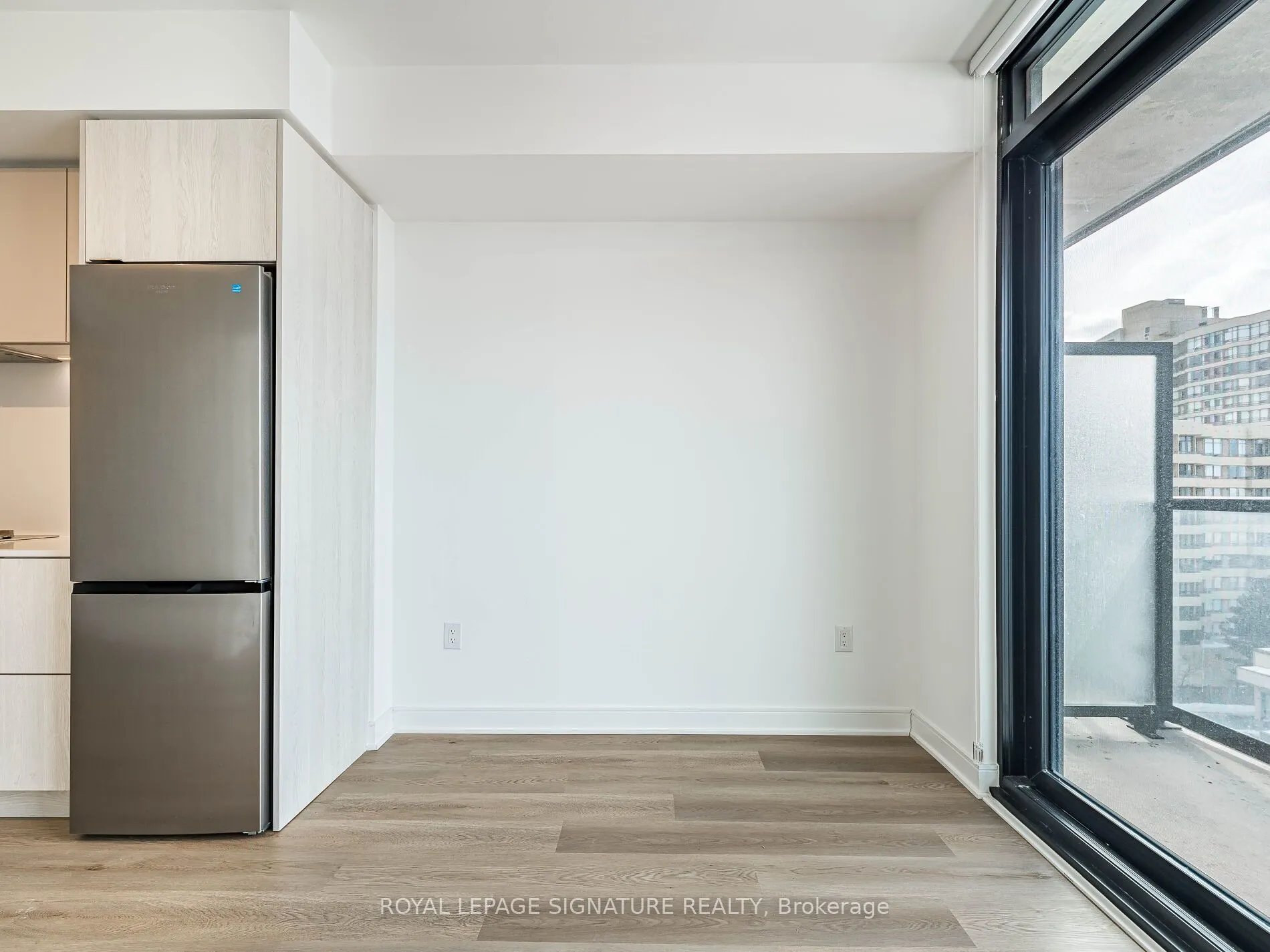 86 Dundas Street E #622