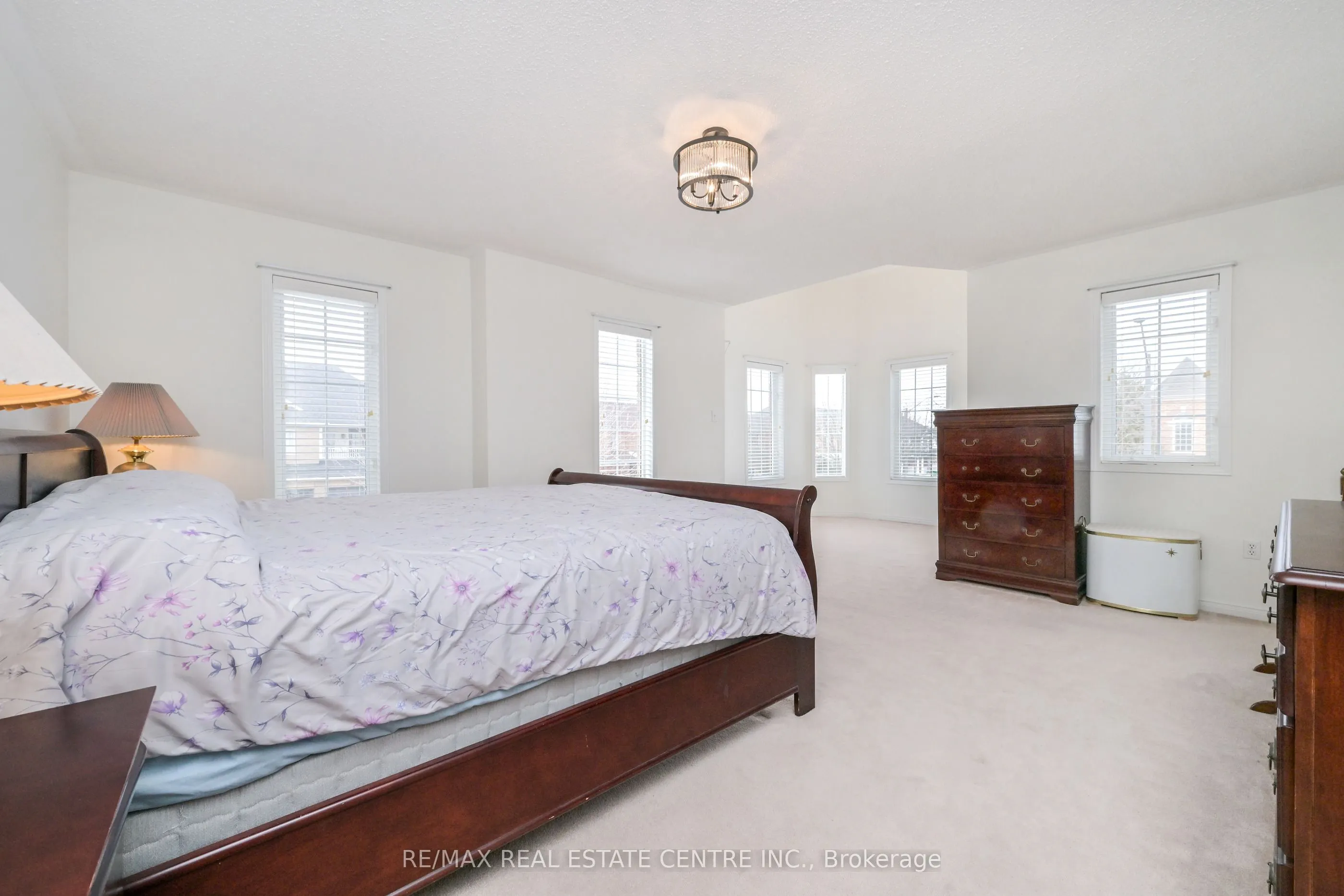 5554 Linwell Place