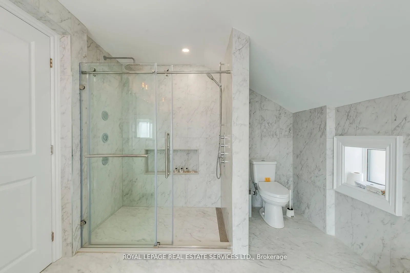 317 Queen Street S