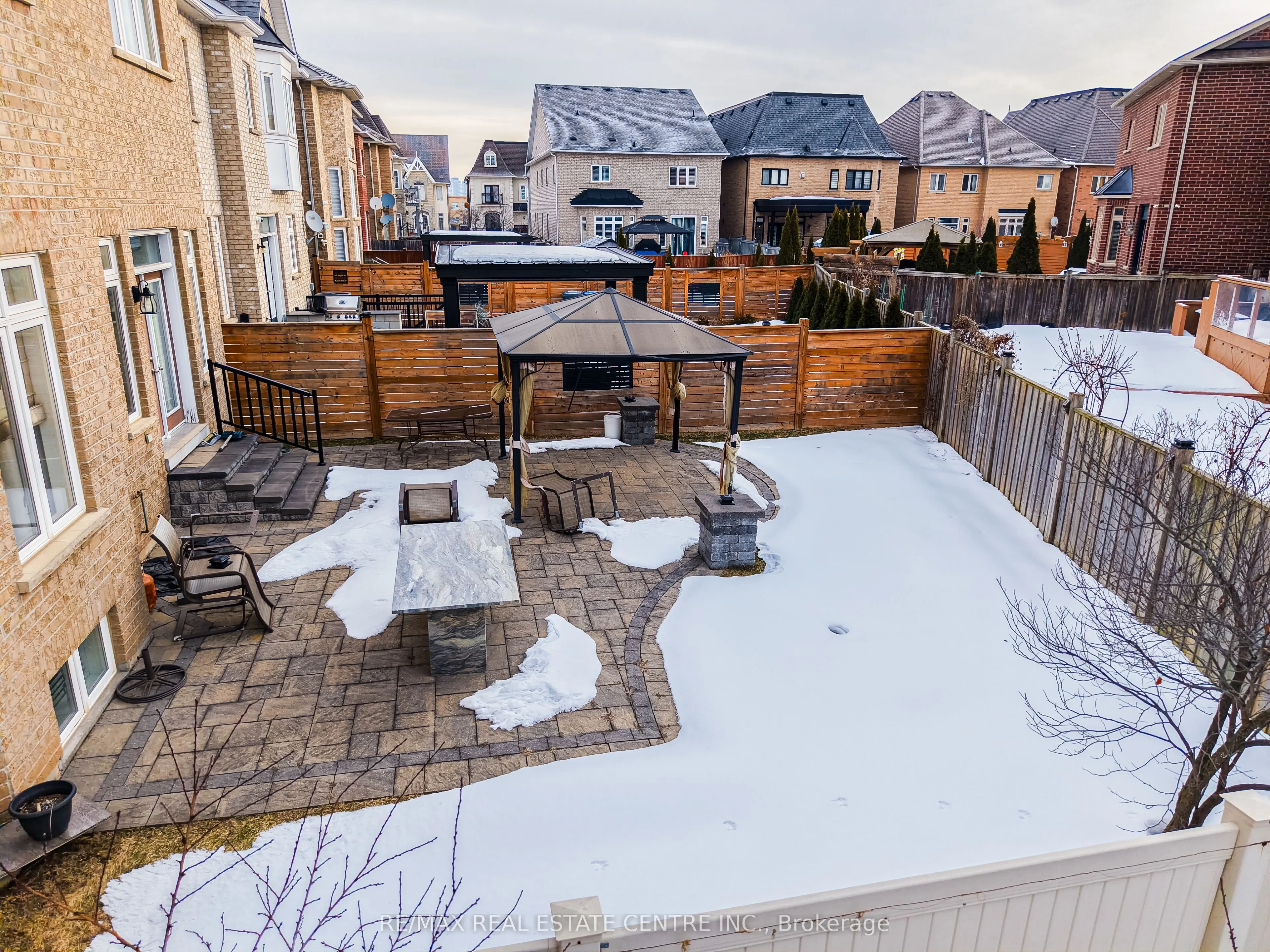 3290 Erin Centre Boulevard