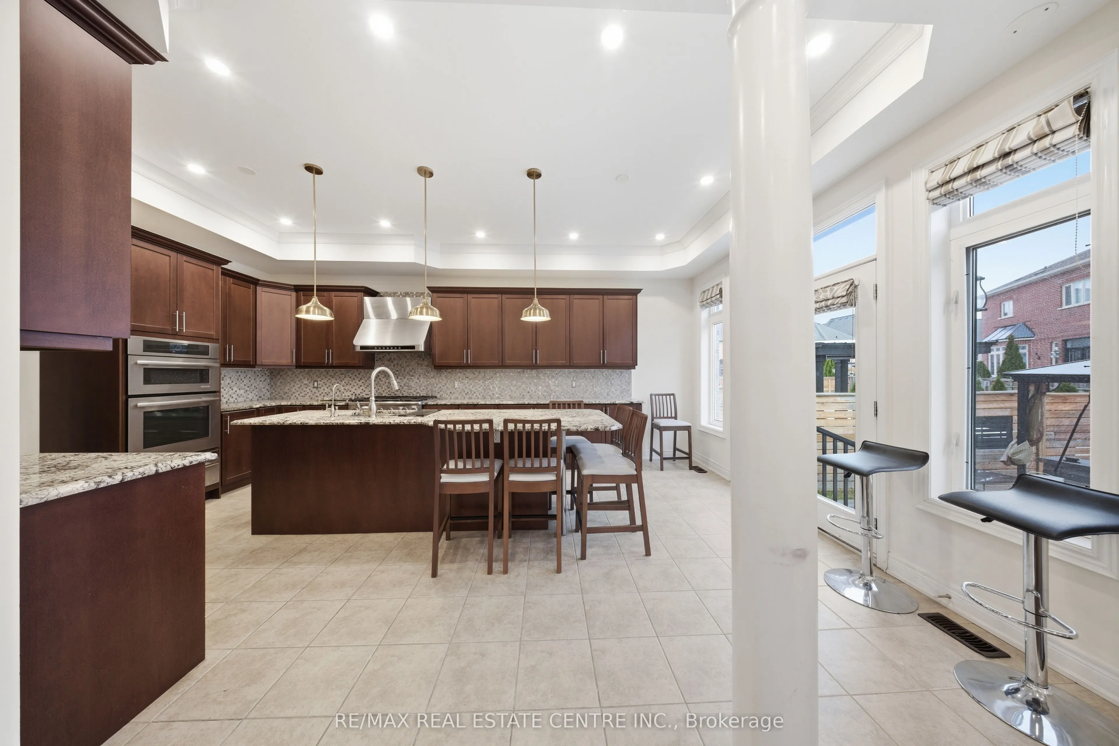 3290 Erin Centre Boulevard