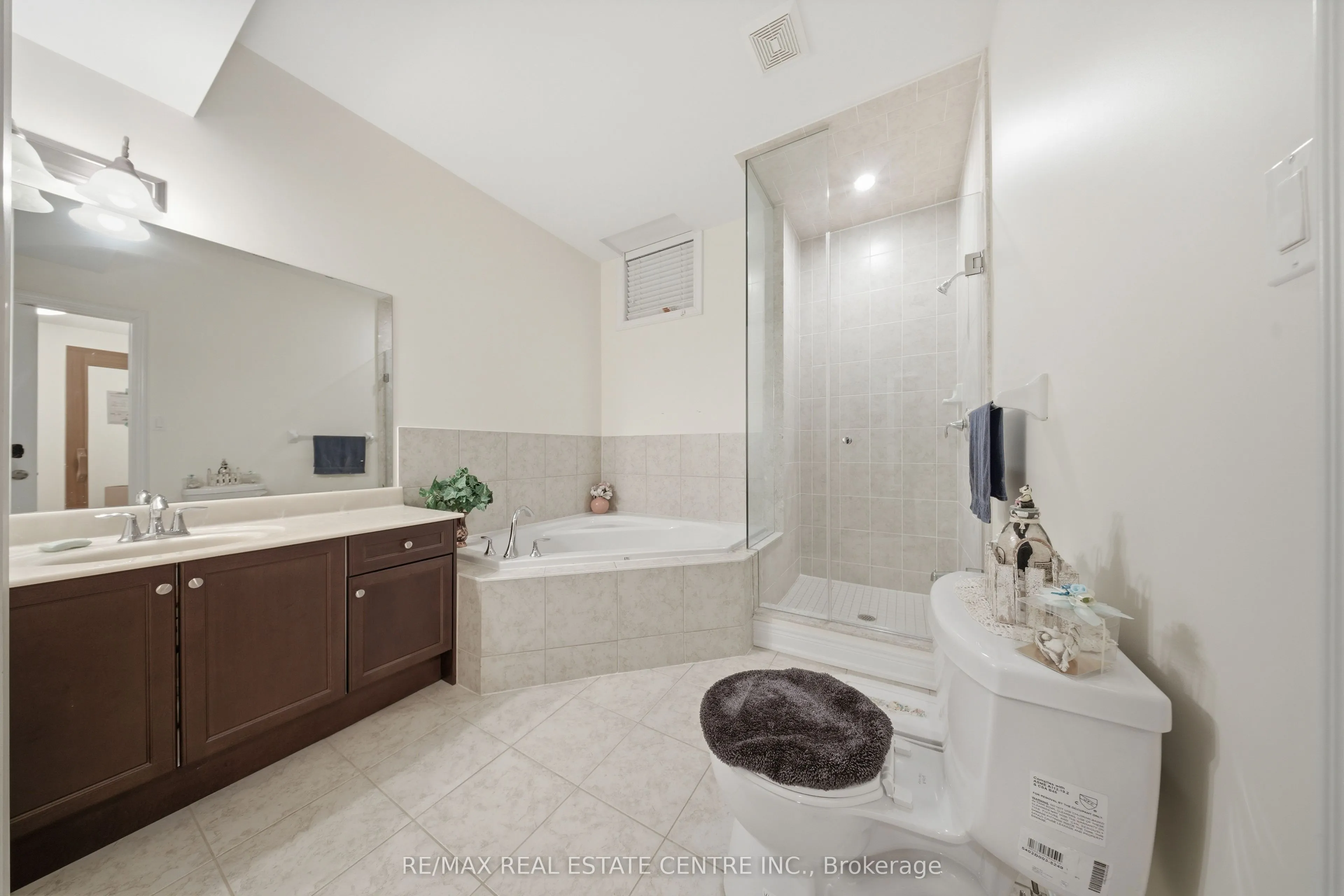 3290 Erin Centre Boulevard