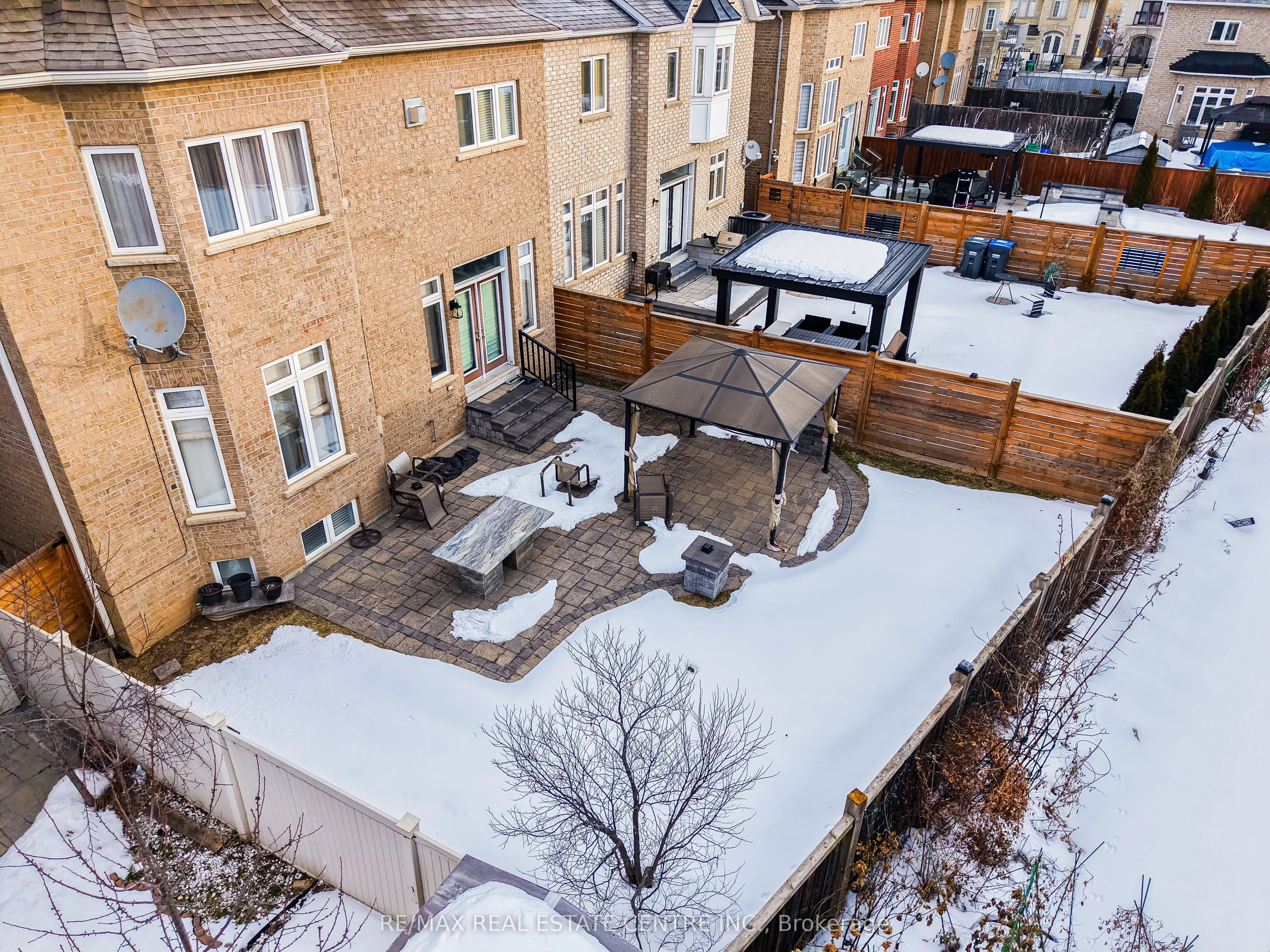 3290 Erin Centre Boulevard