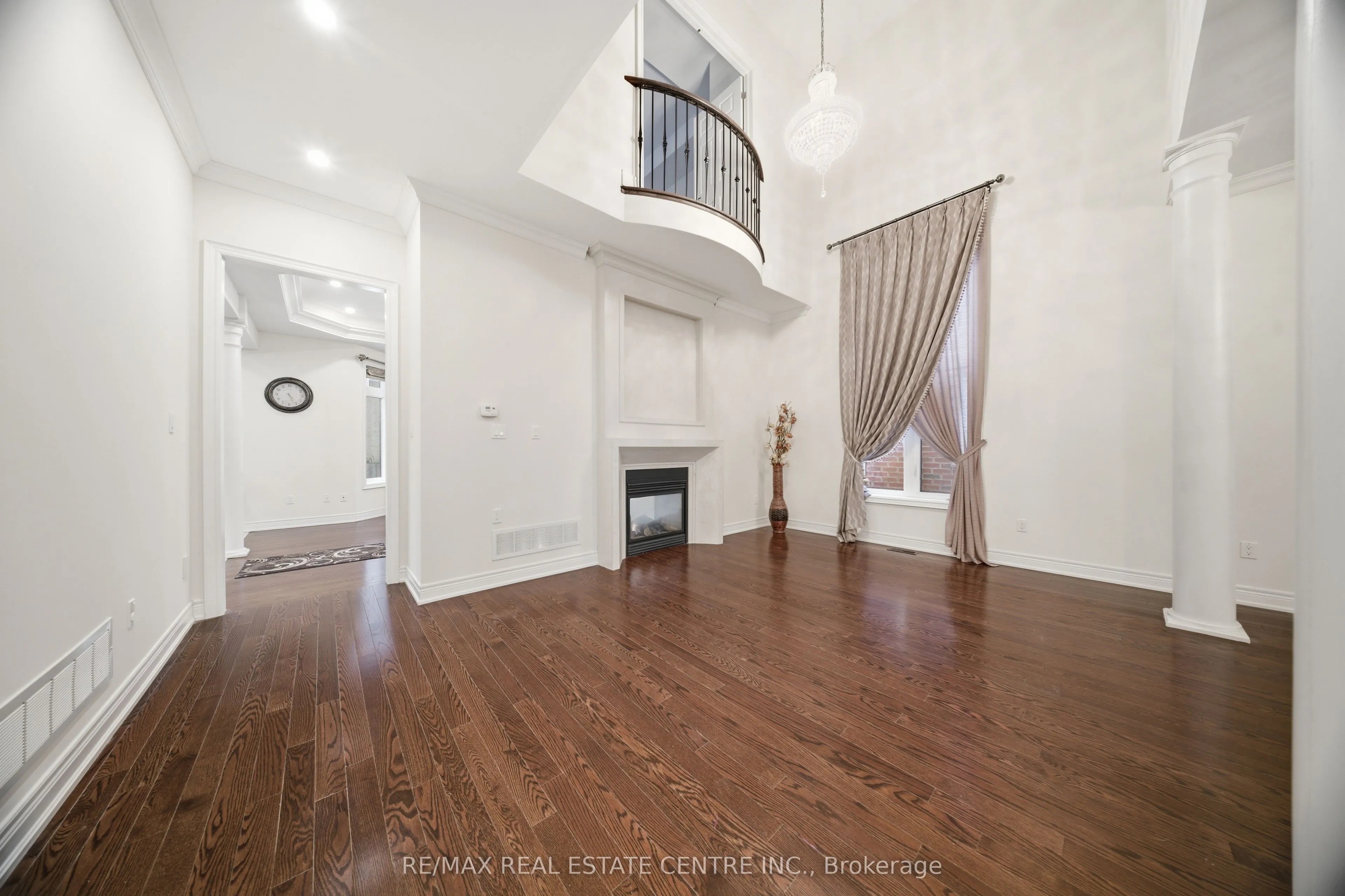 3290 Erin Centre Boulevard