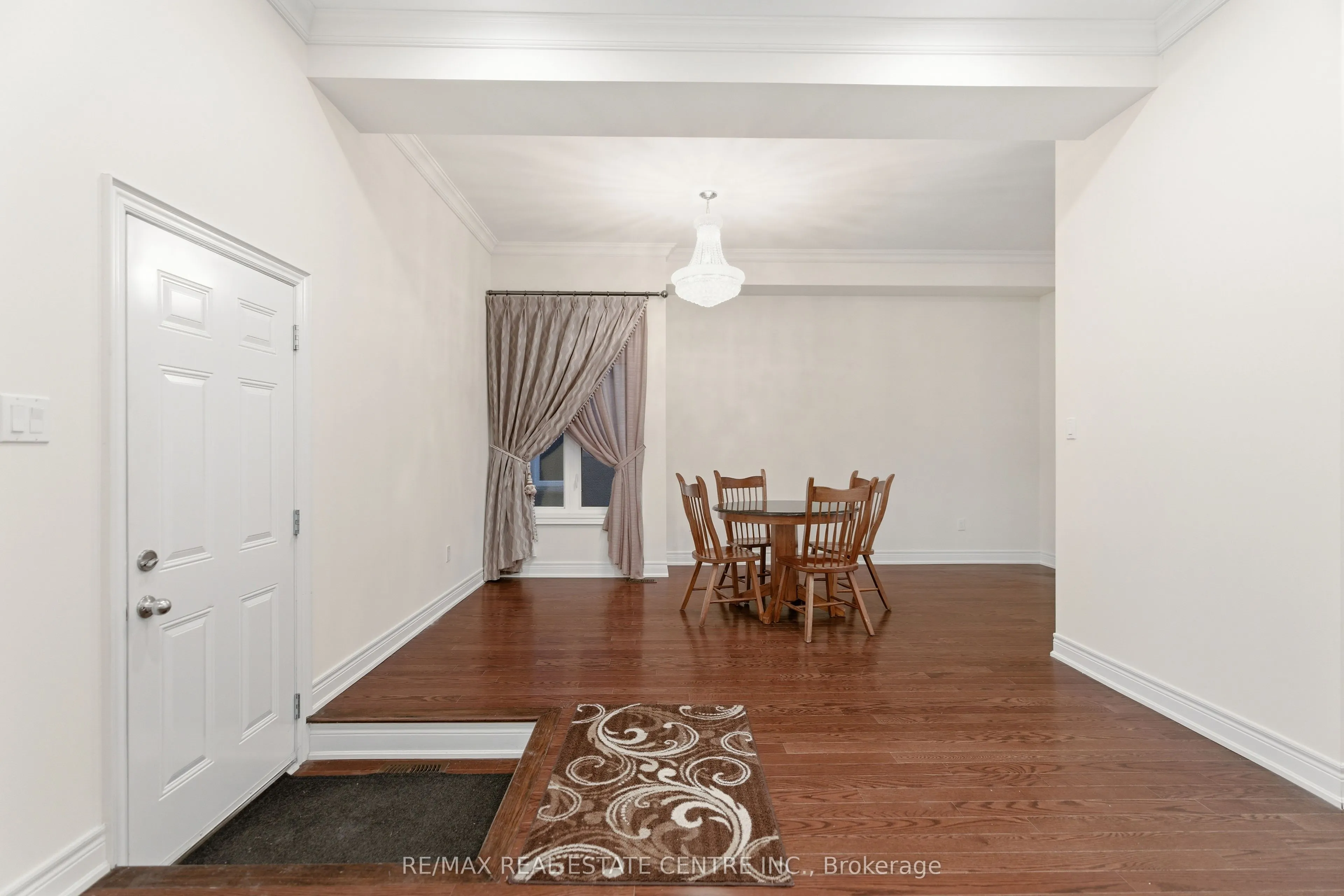 3290 Erin Centre Boulevard