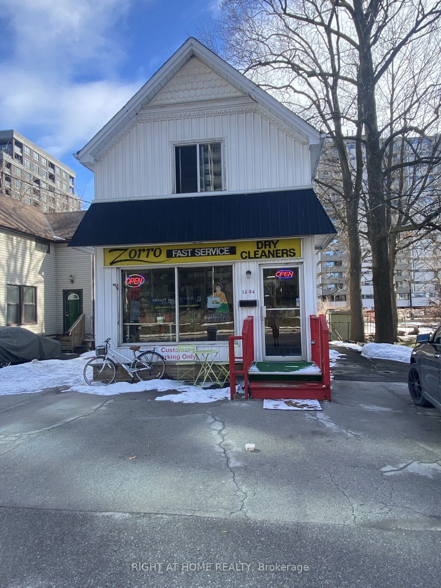 1286 Ontario Street
