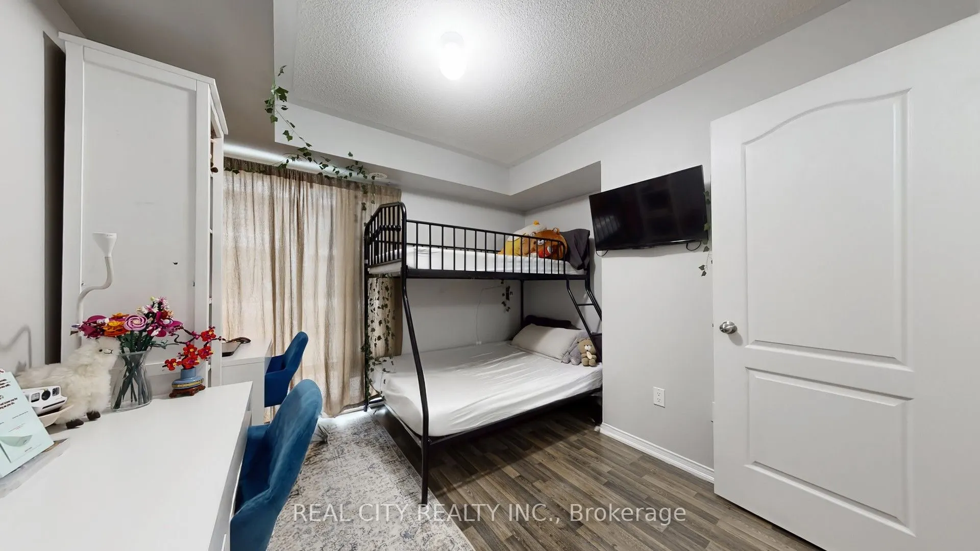 142 Widdicombe Hill Boulevard #511