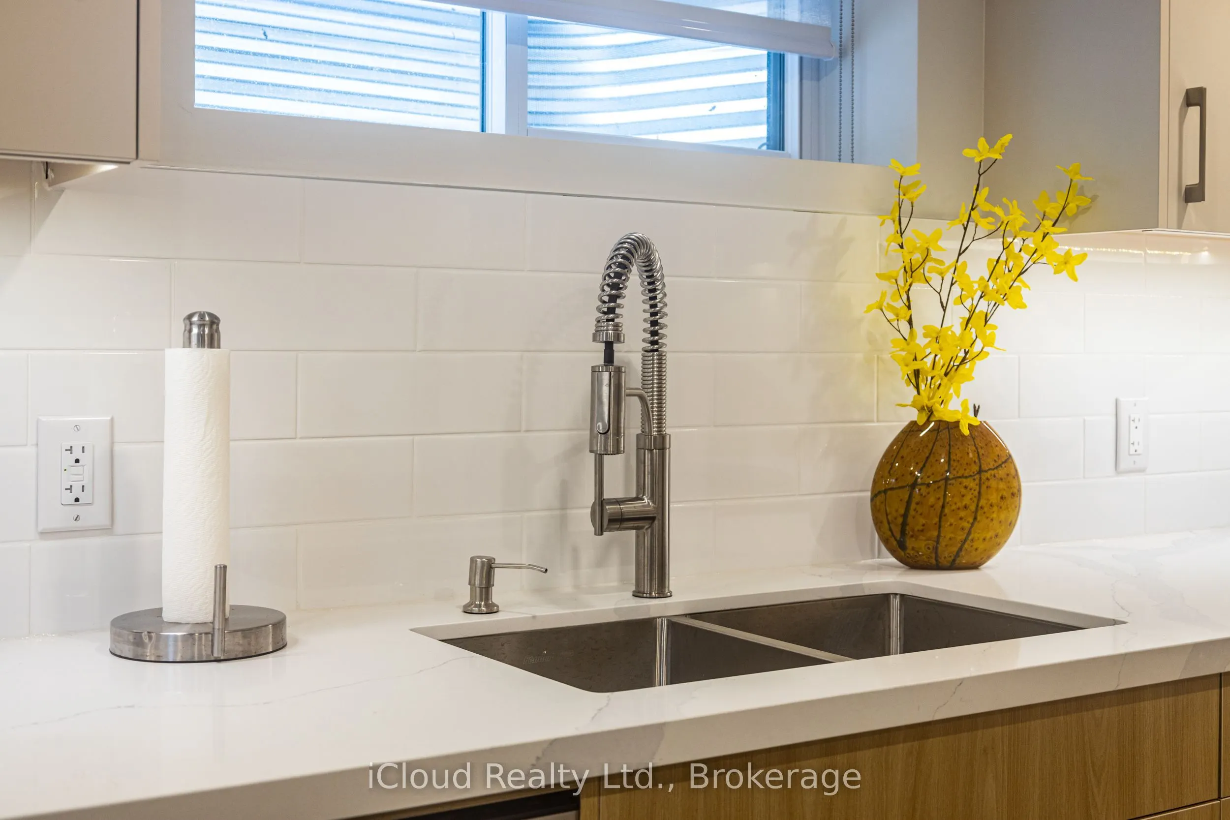 23 Swanhurst Boulevard #B