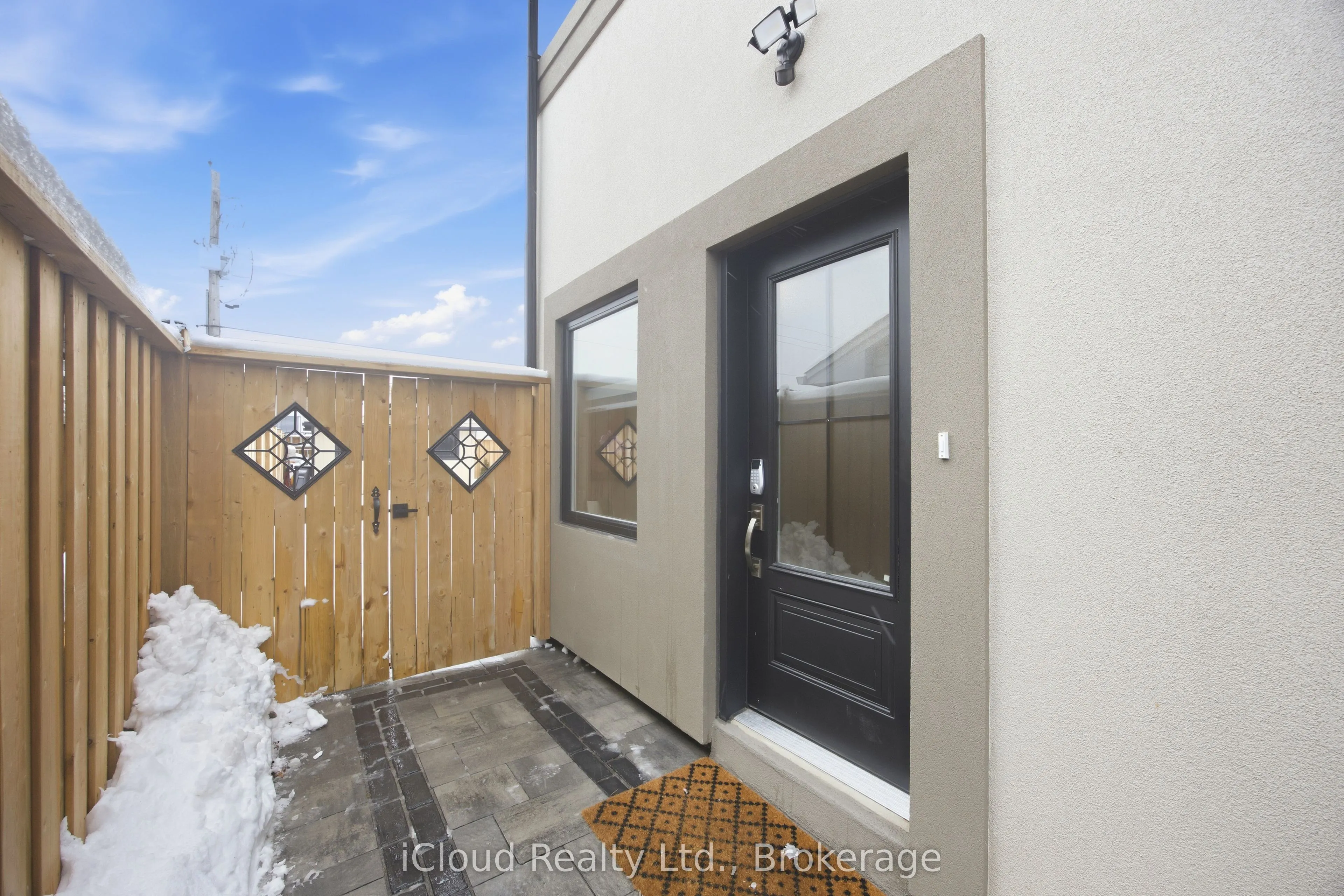23 Swanhurst Boulevard #B