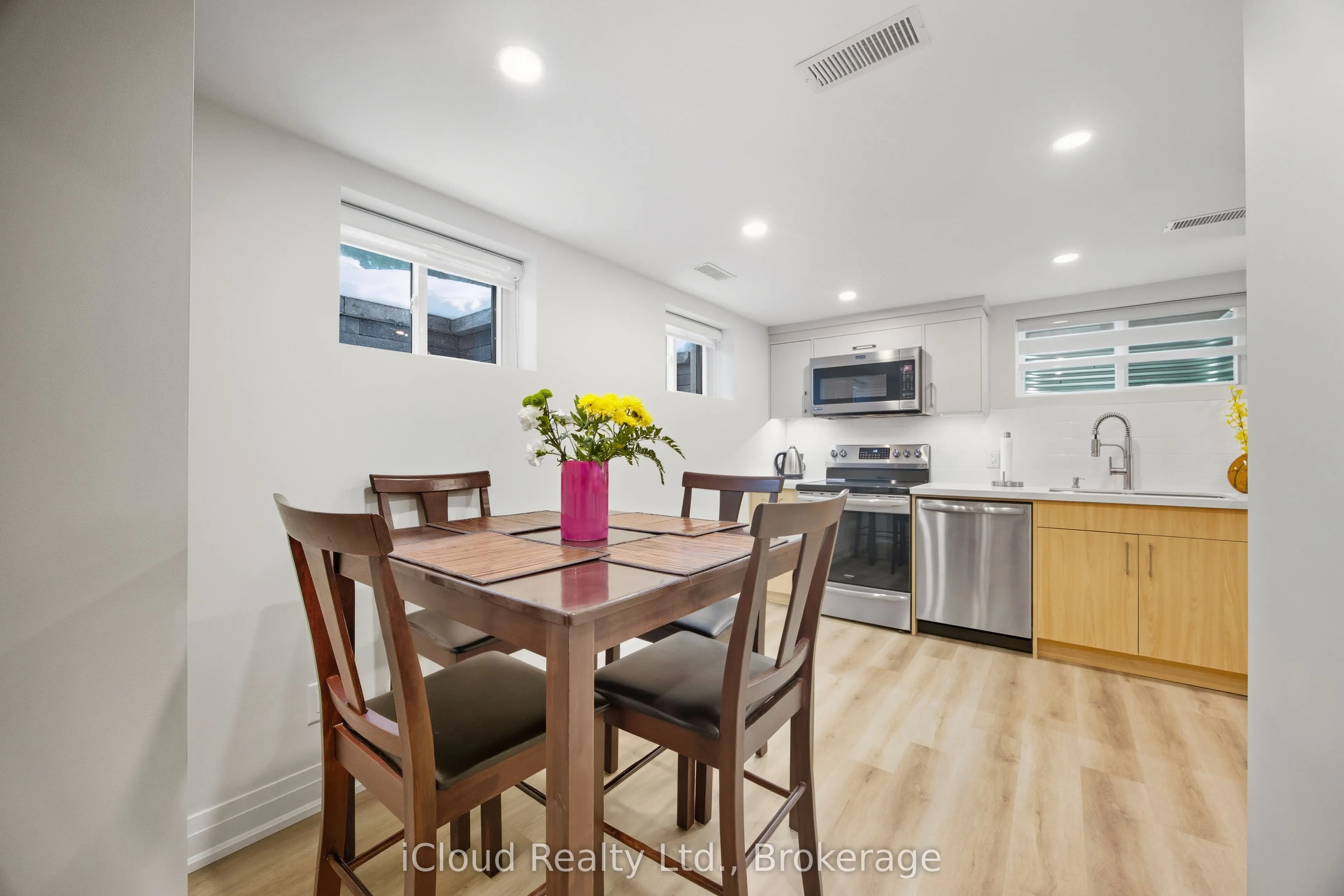 23 Swanhurst Boulevard #B