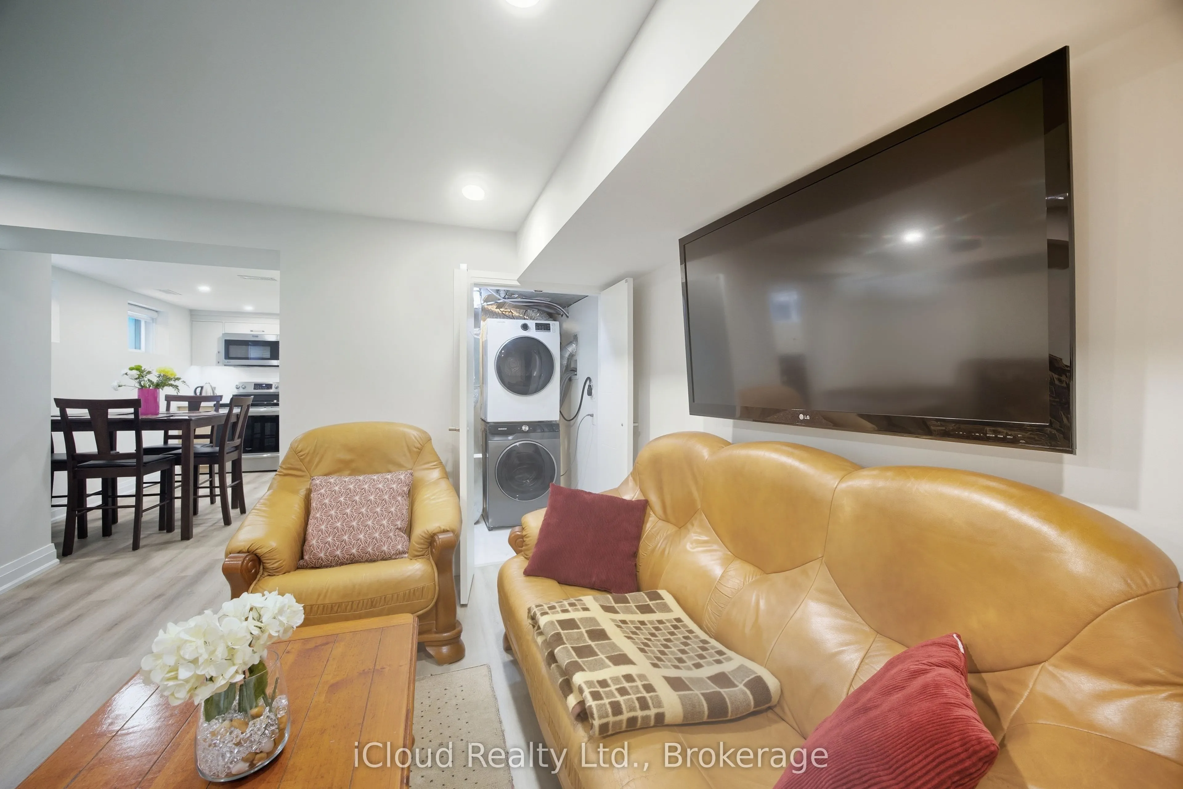 23 Swanhurst Boulevard #B