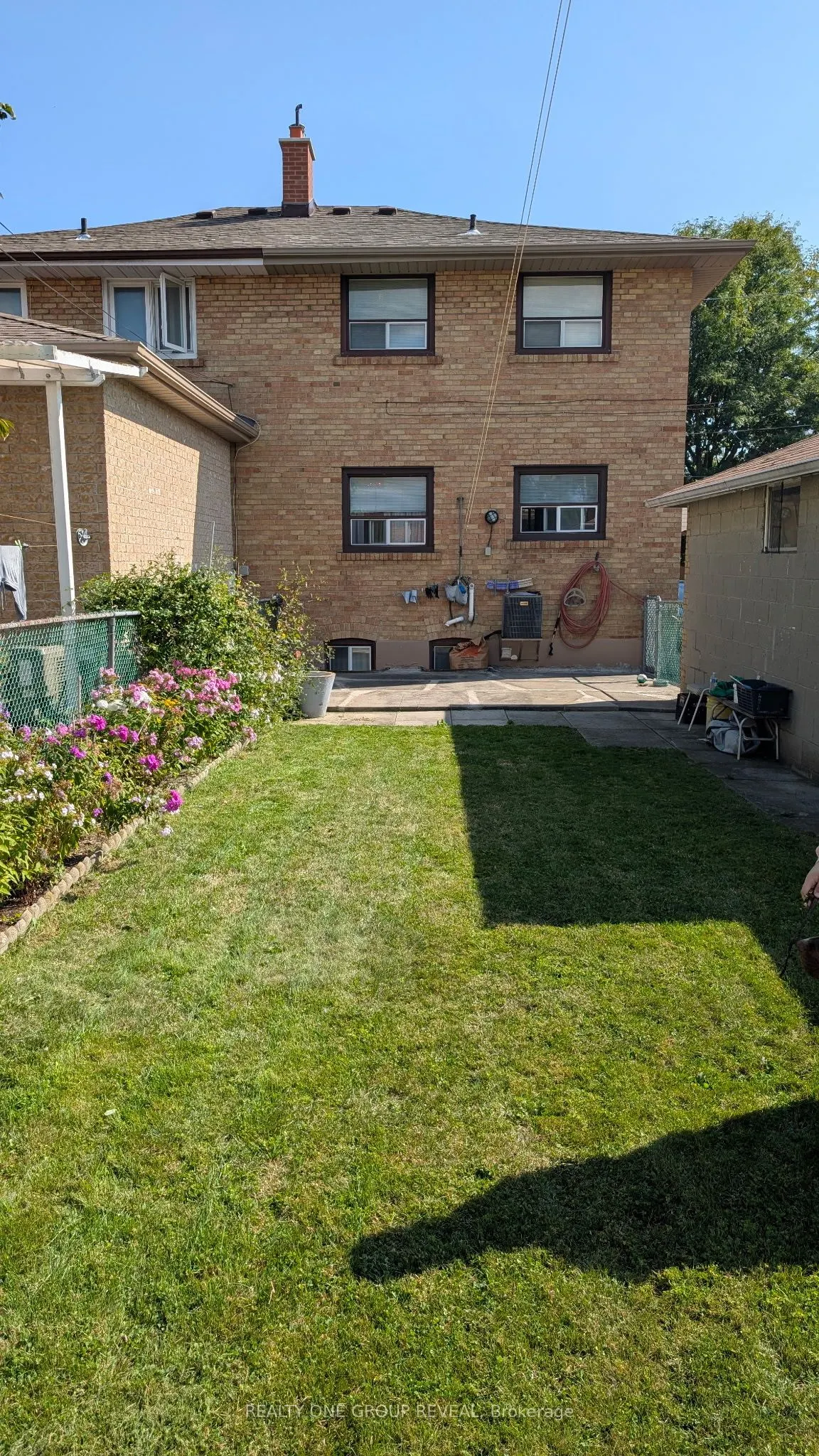 12 Thurodale Avenue