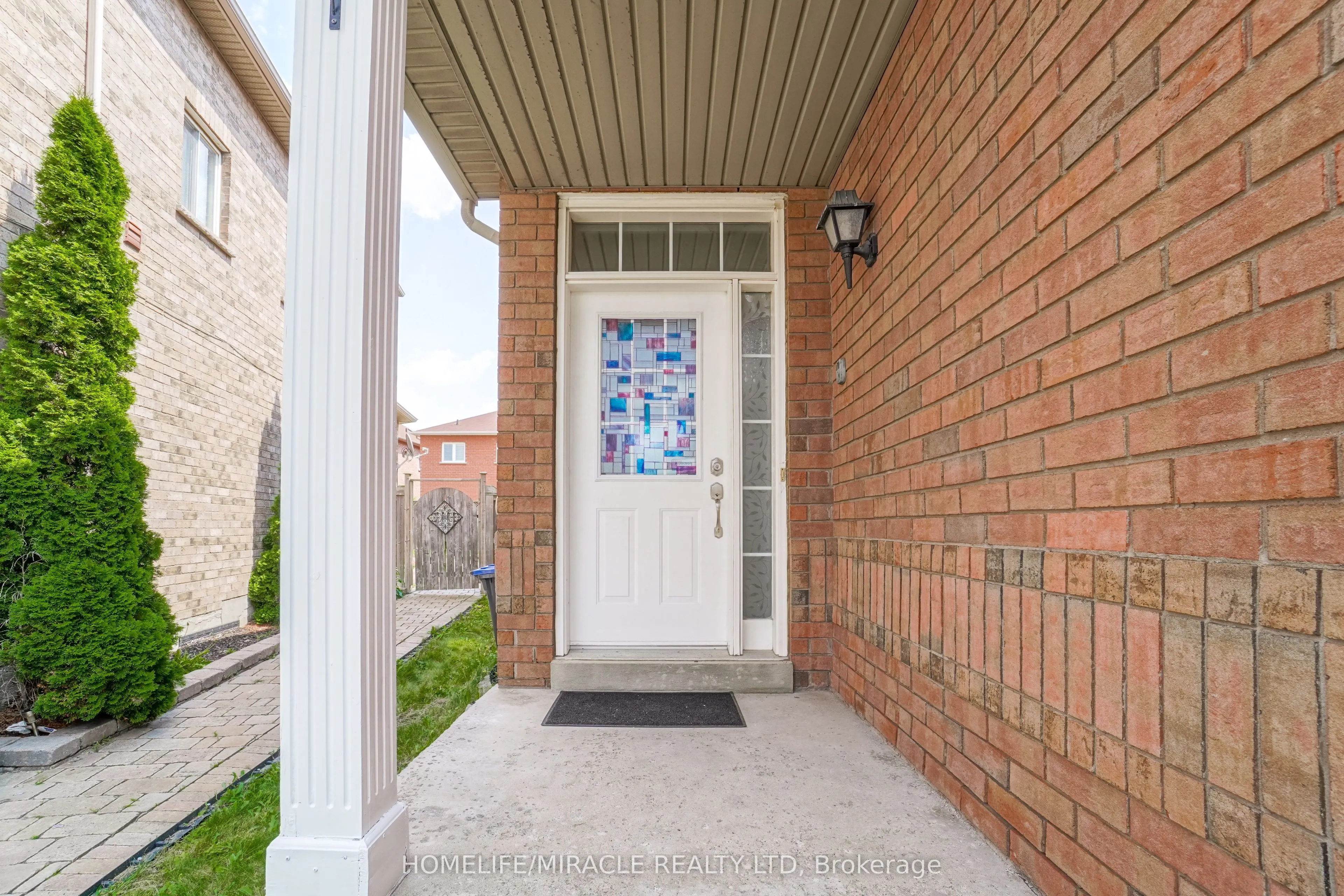 824 Khan Crescent
