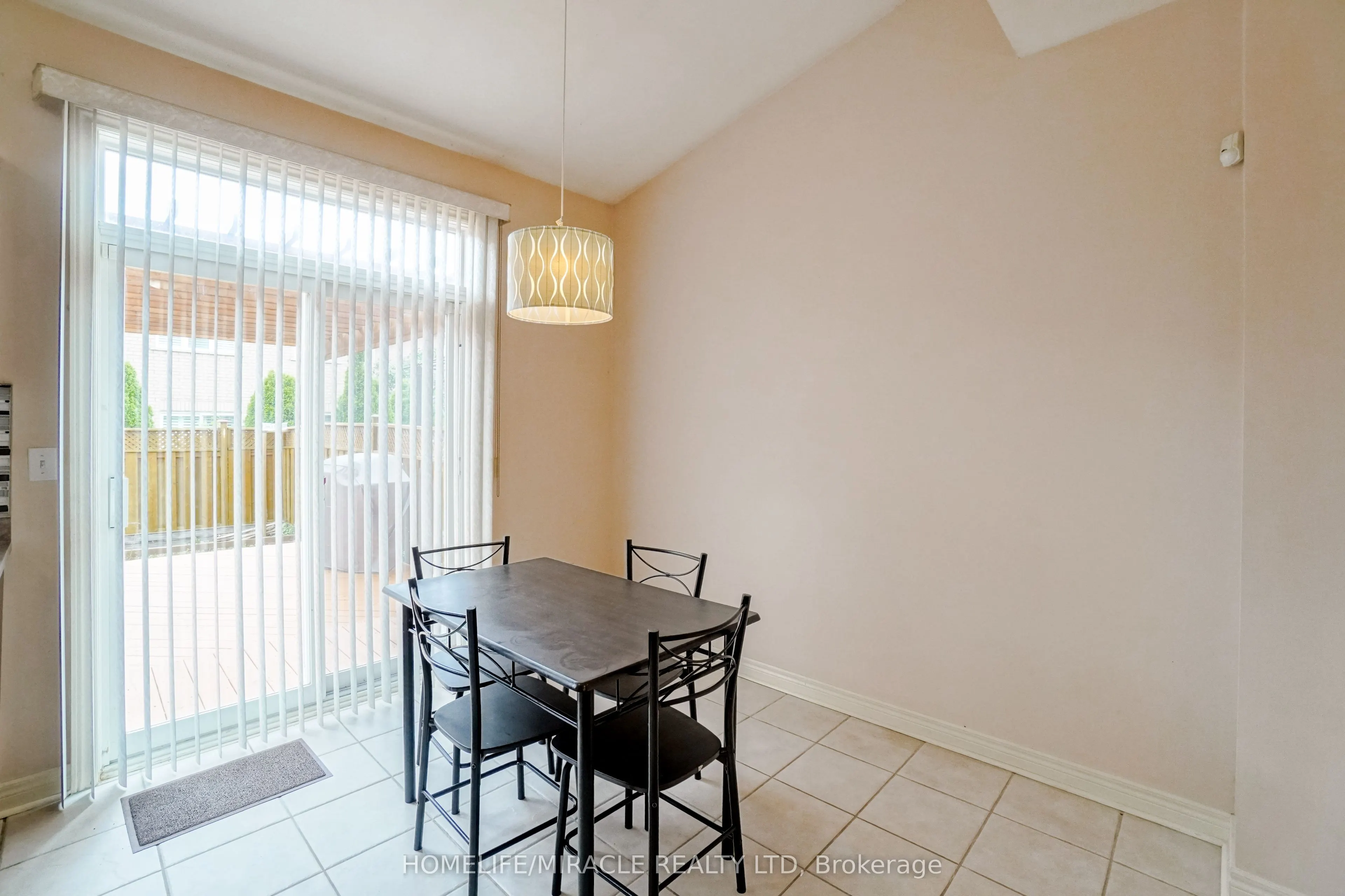 824 Khan Crescent