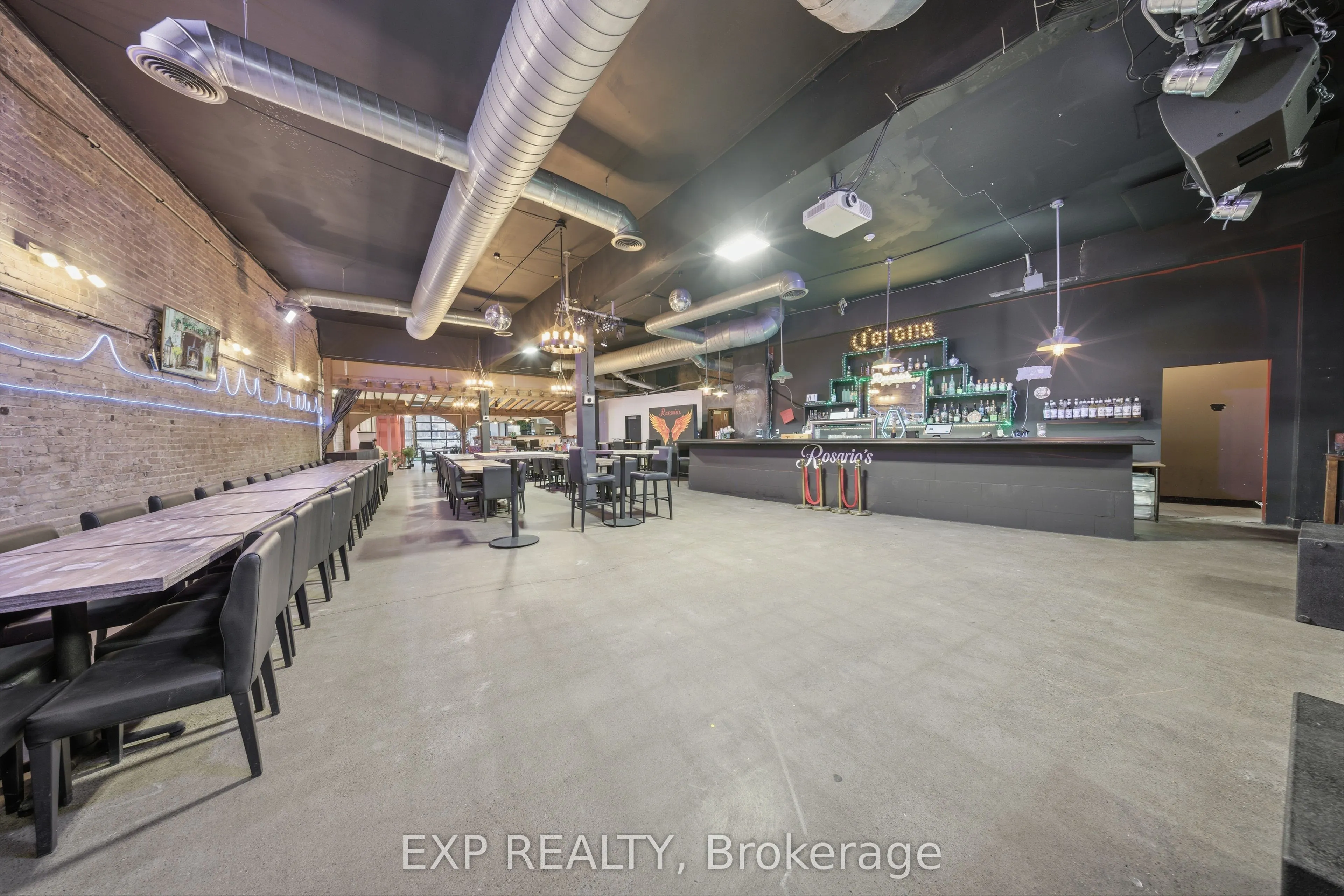 3030 Dundas Street W