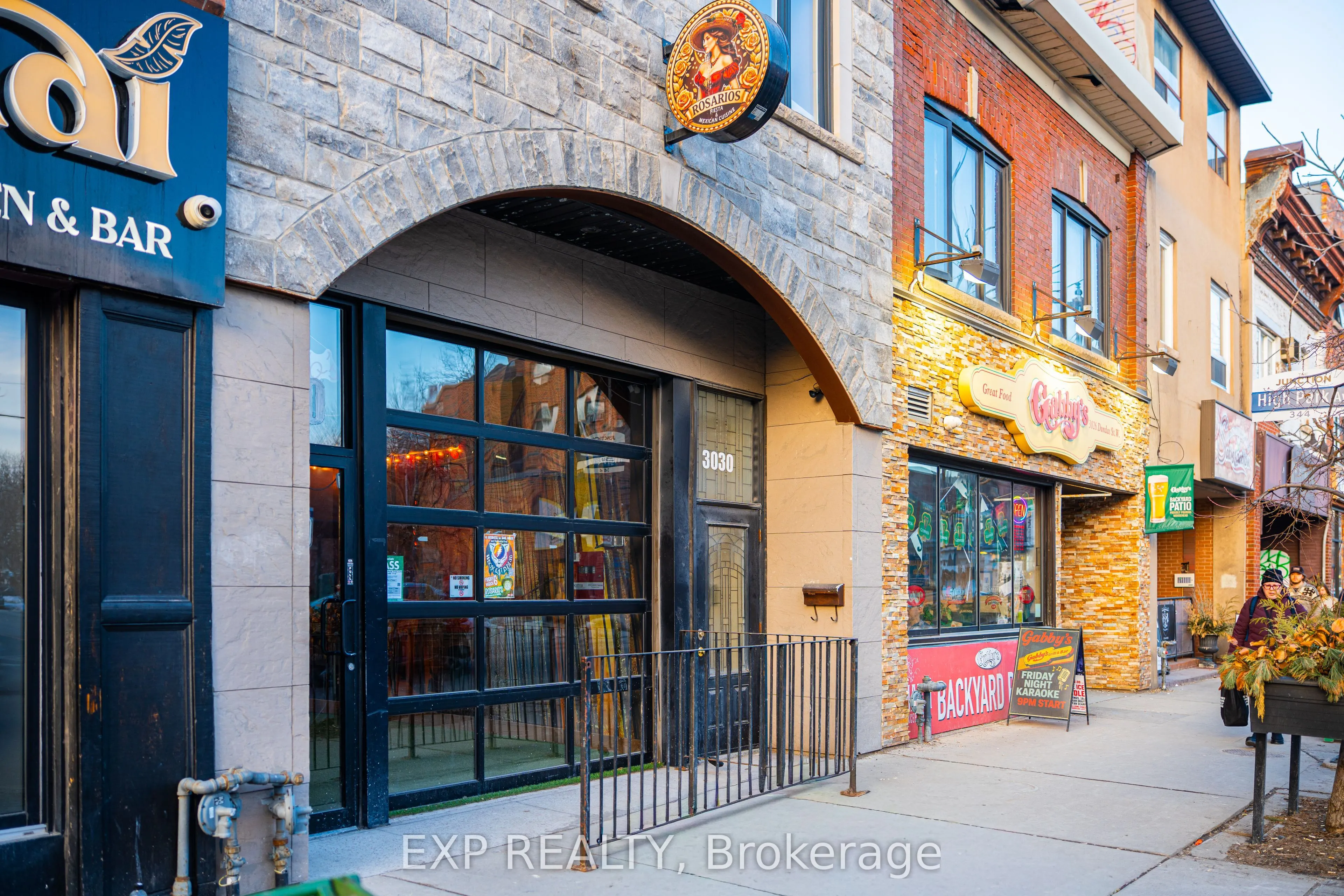 3030 Dundas Street W