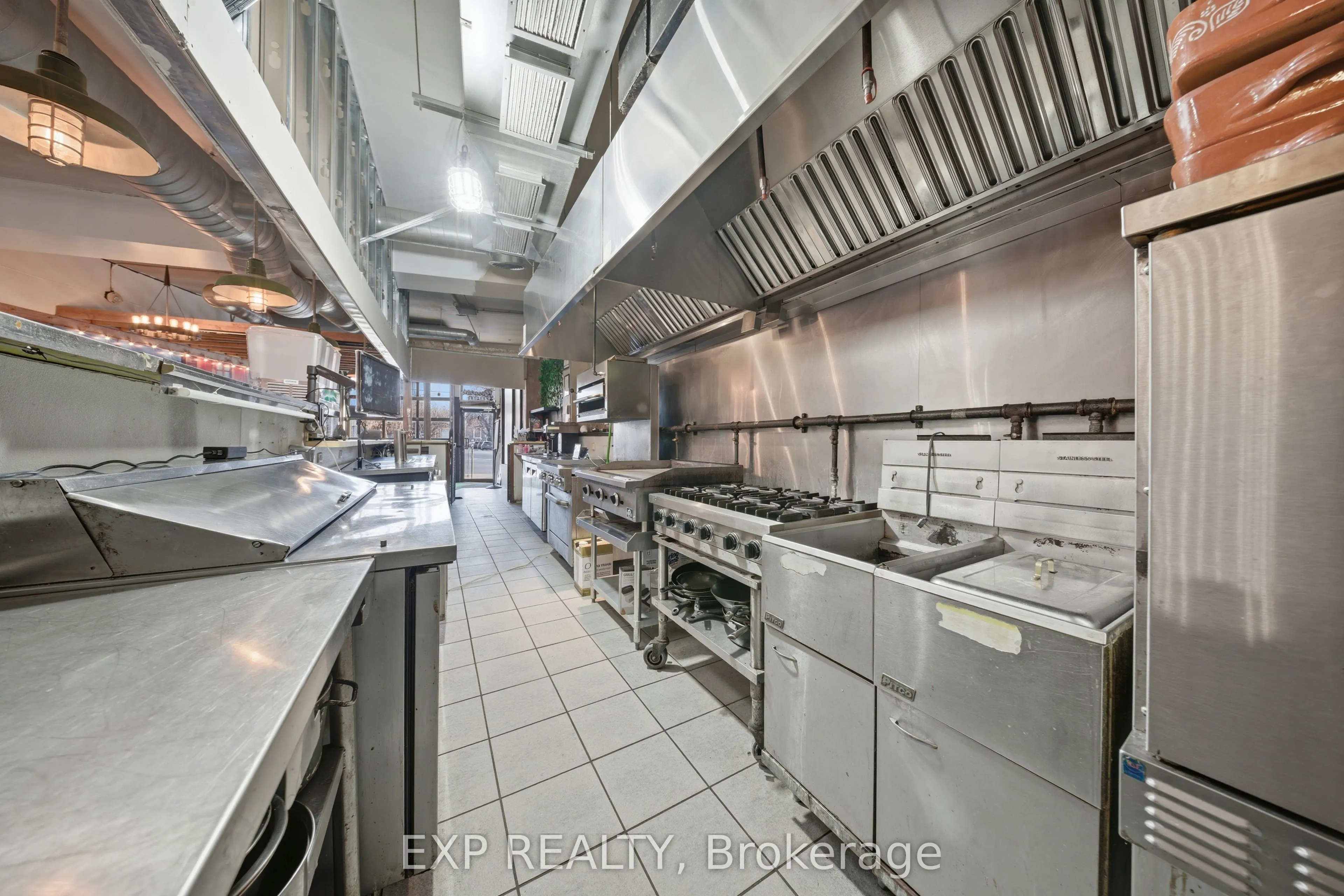 3030 Dundas Street W