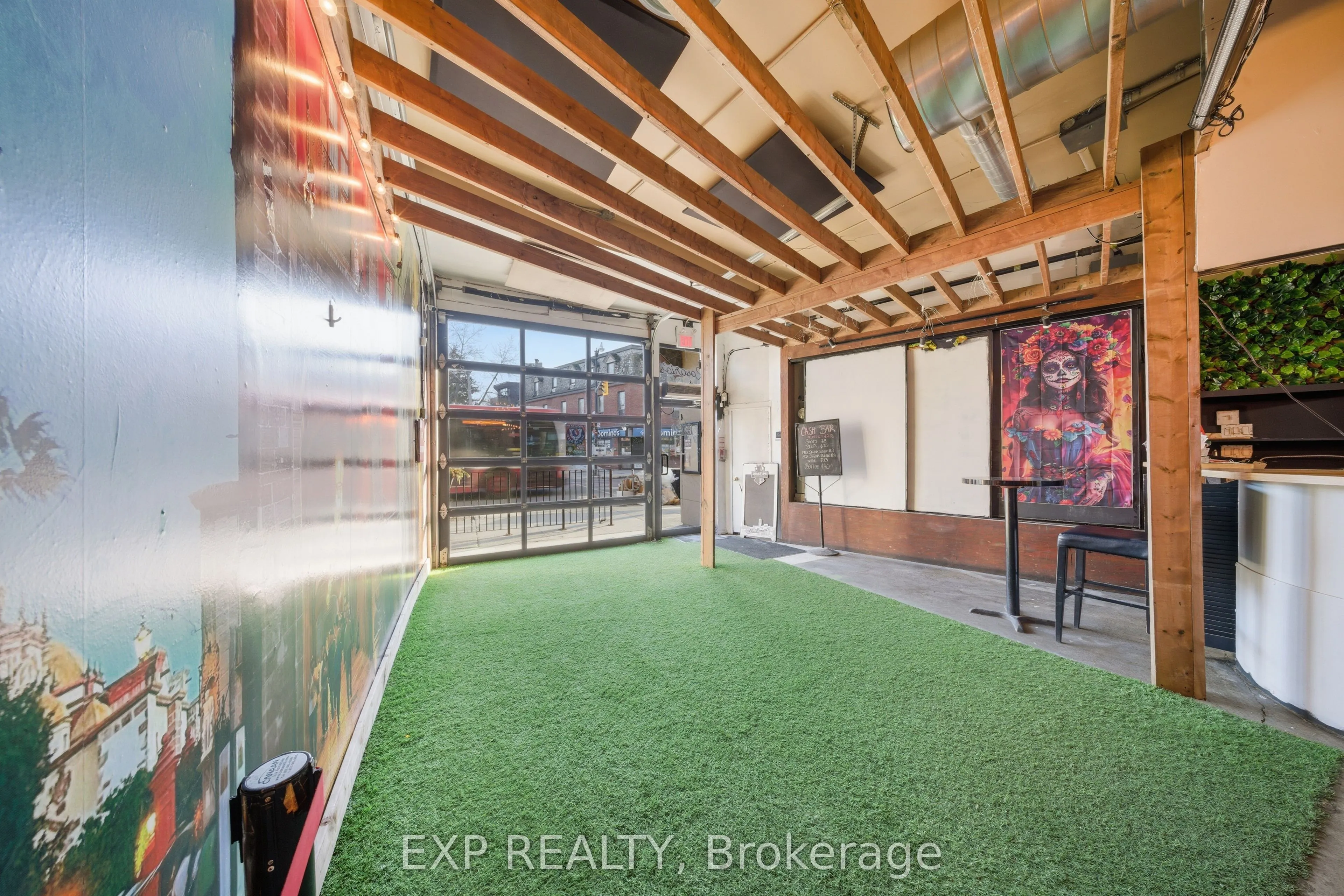 3030 Dundas Street W