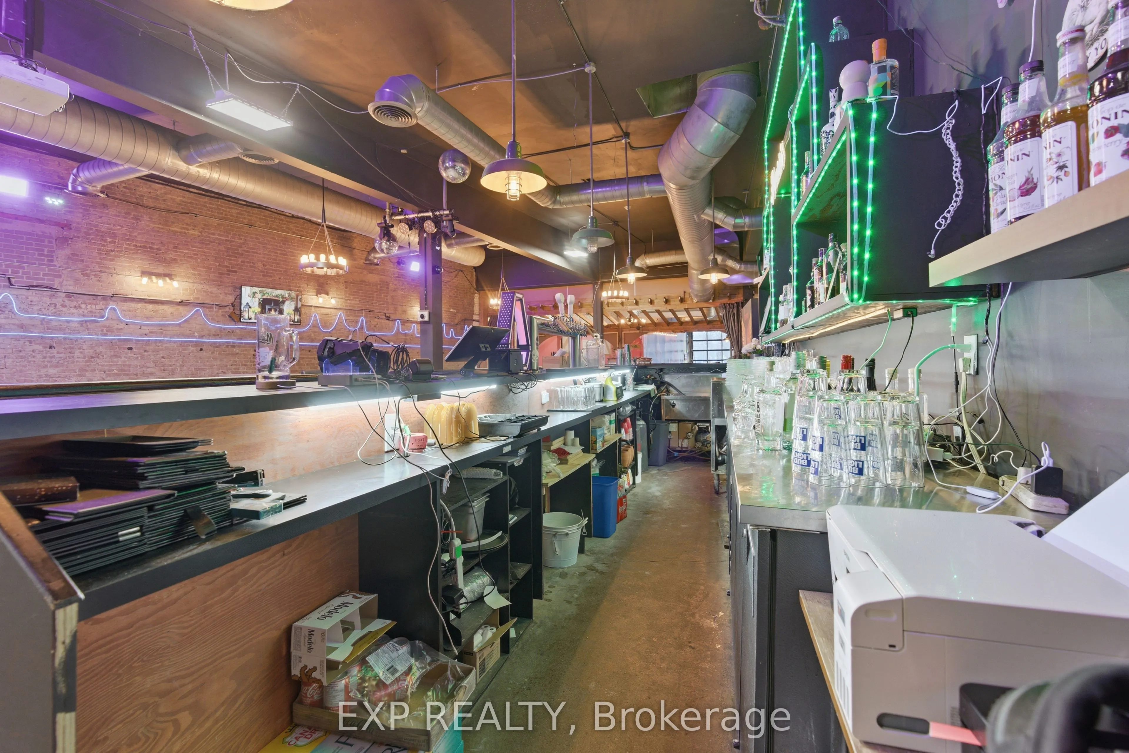 3030 Dundas Street W