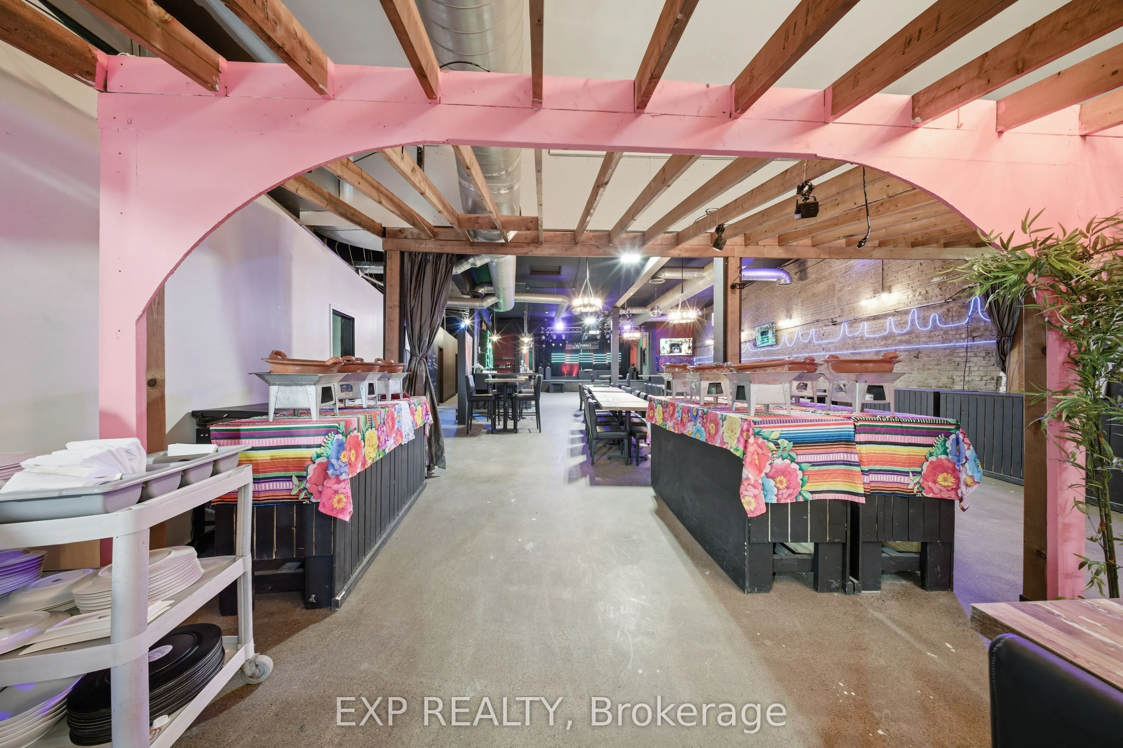 3030 Dundas Street W