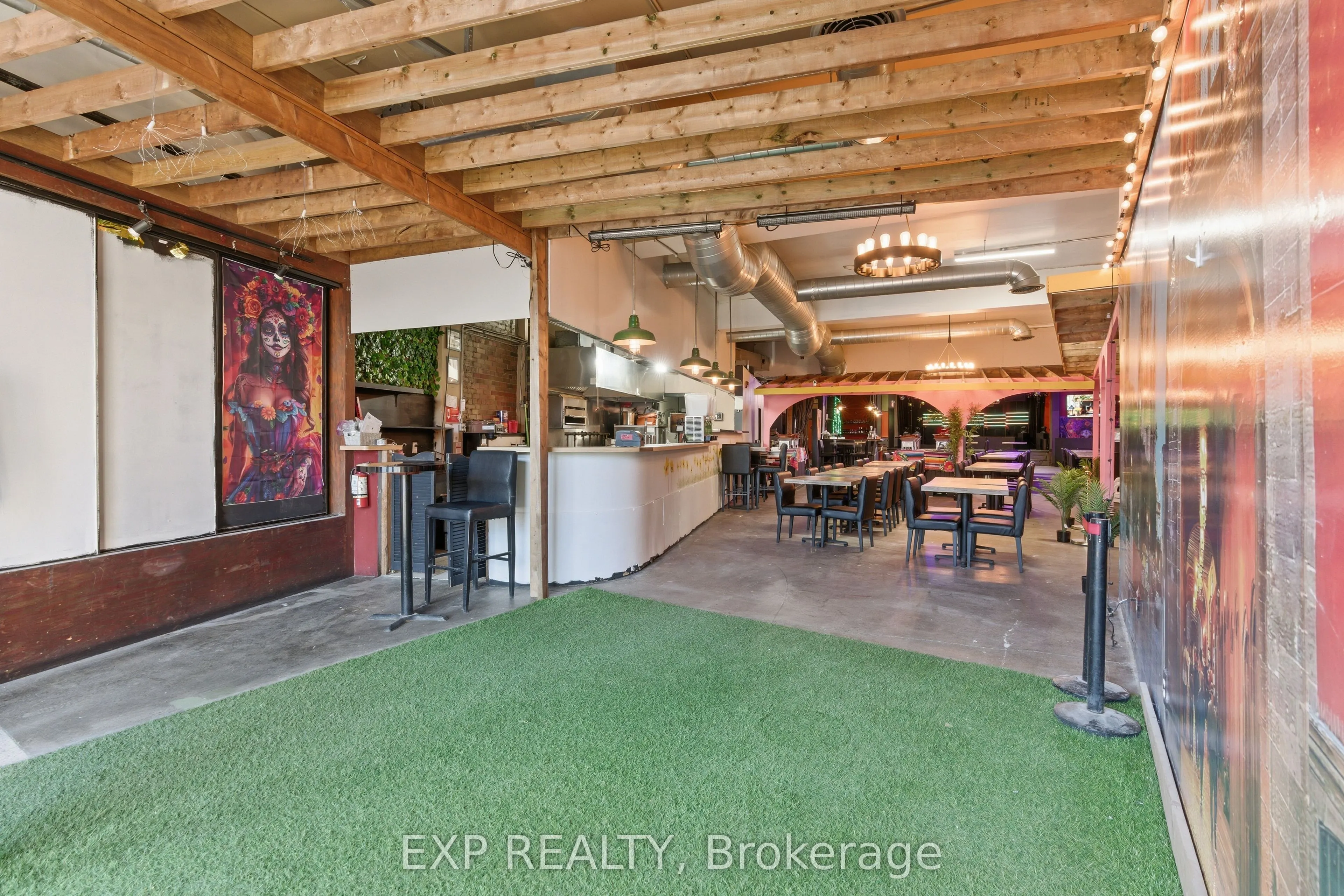 3030 Dundas Street W