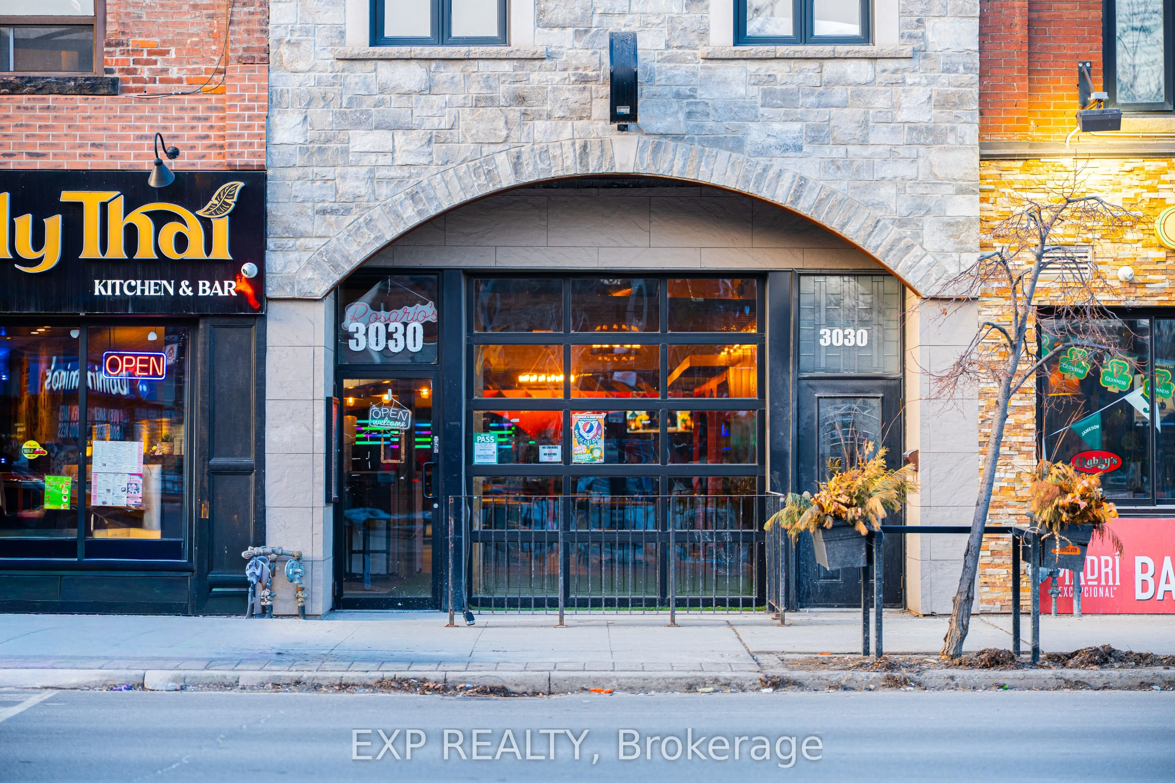 3030 Dundas Street W