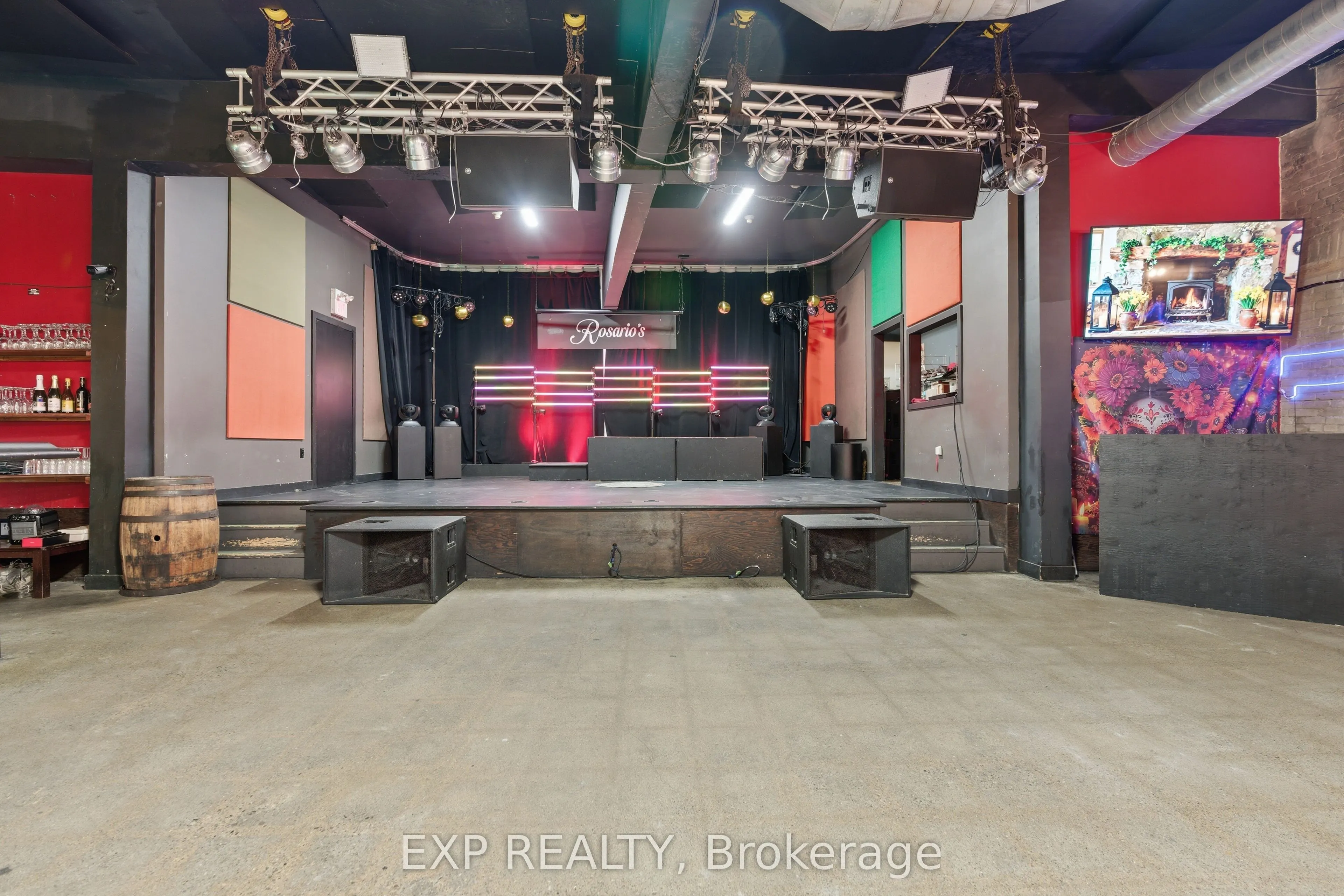 3030 Dundas Street W