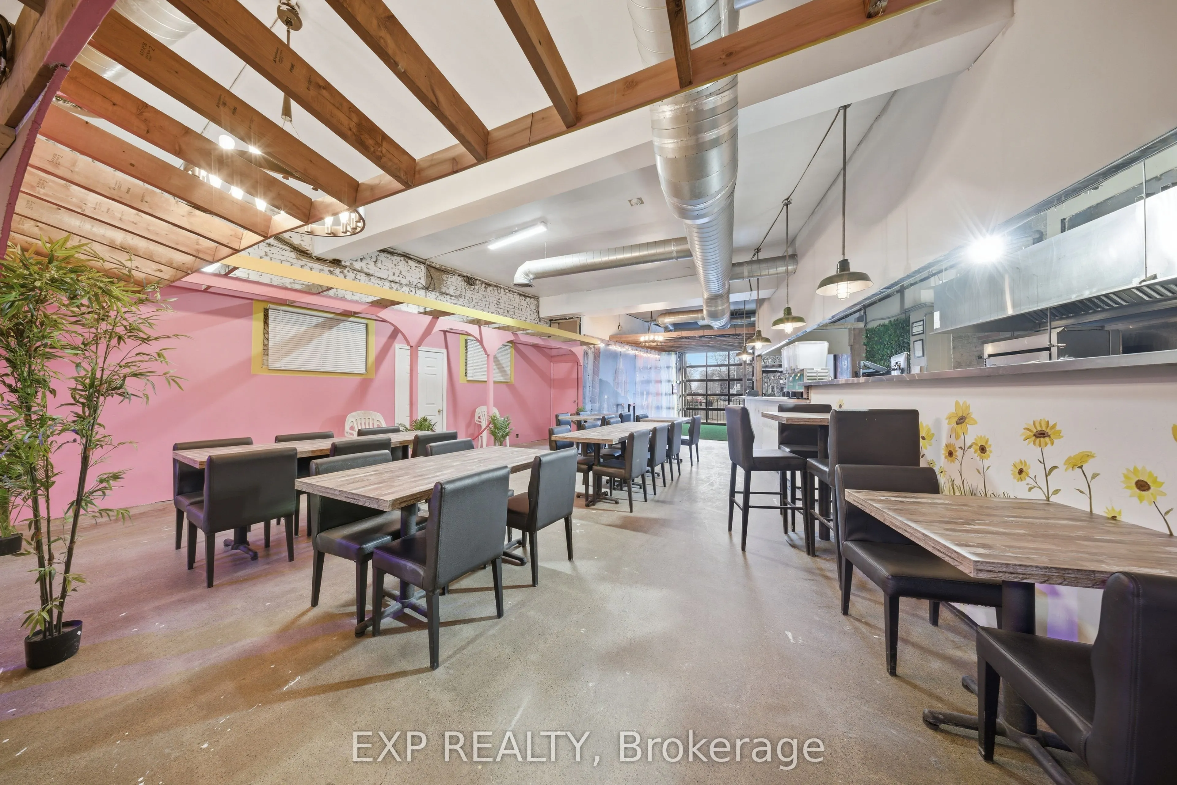 3030 Dundas Street W