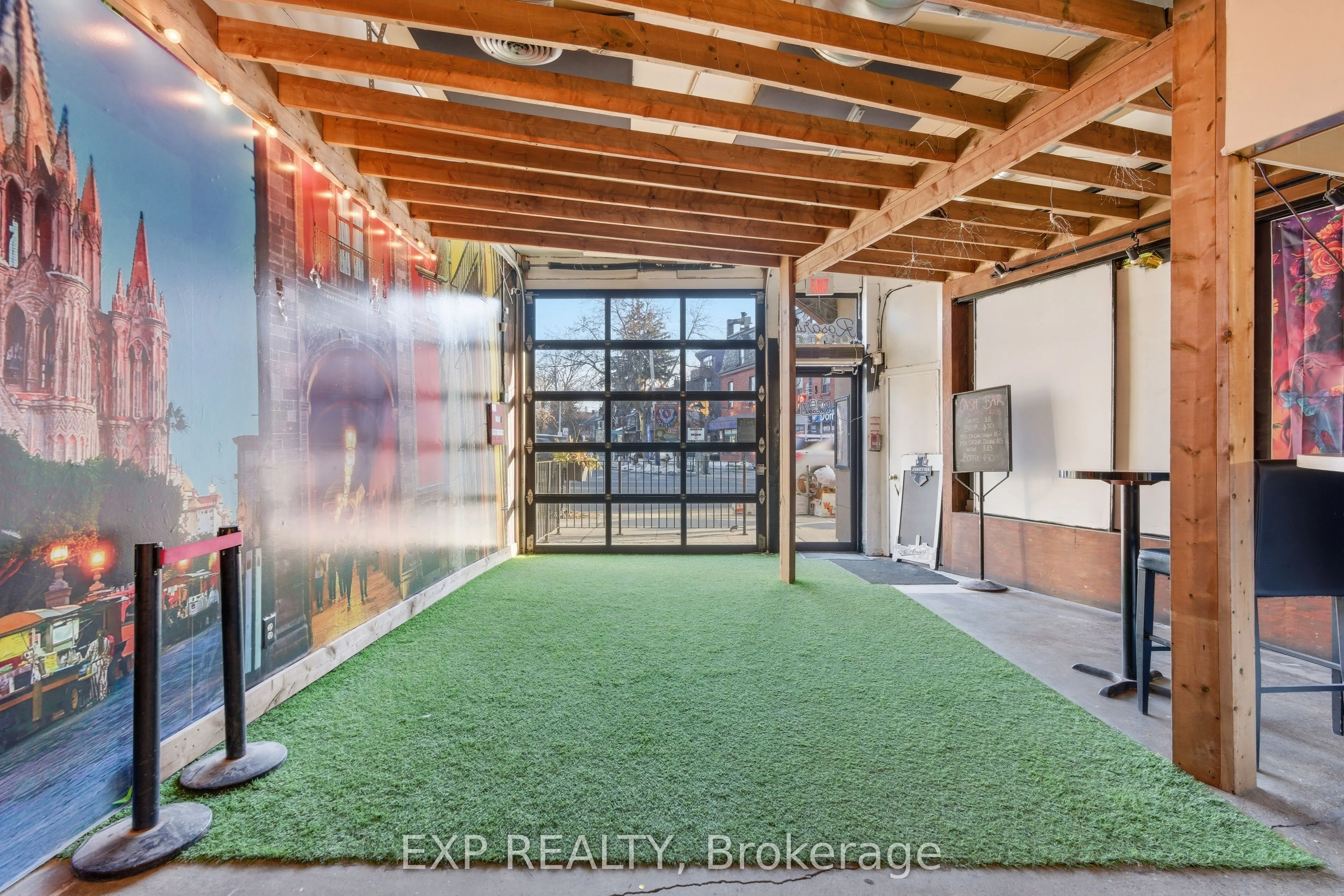 3030 Dundas Street W