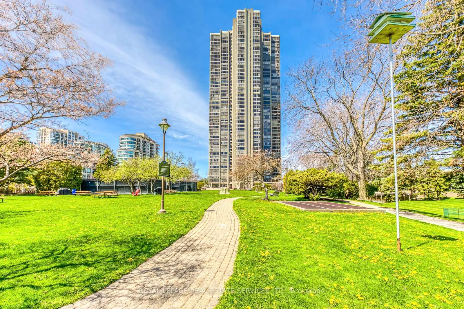 2045 Lake Shore Boulevard W #1607