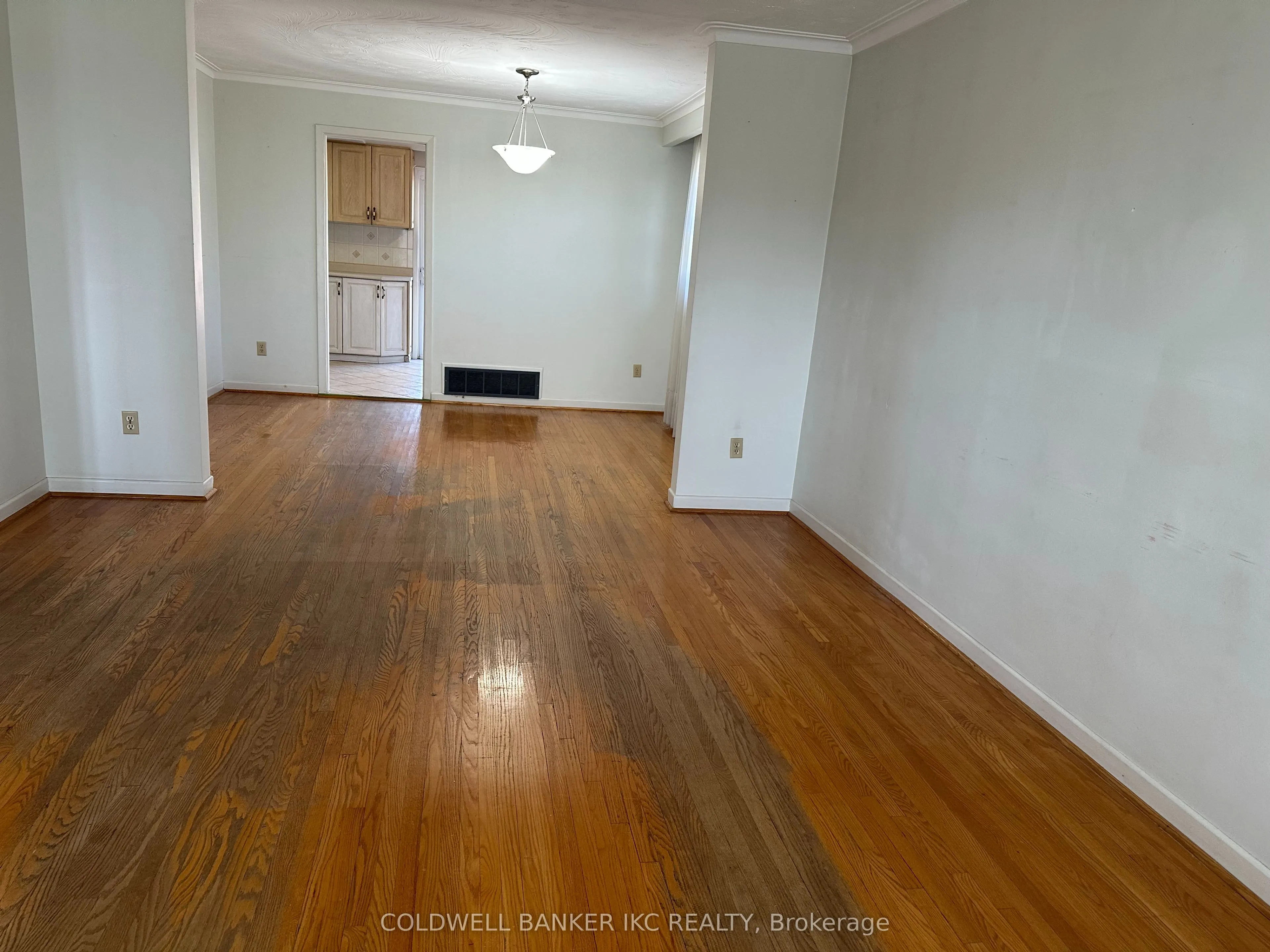 2220 Springfield Court