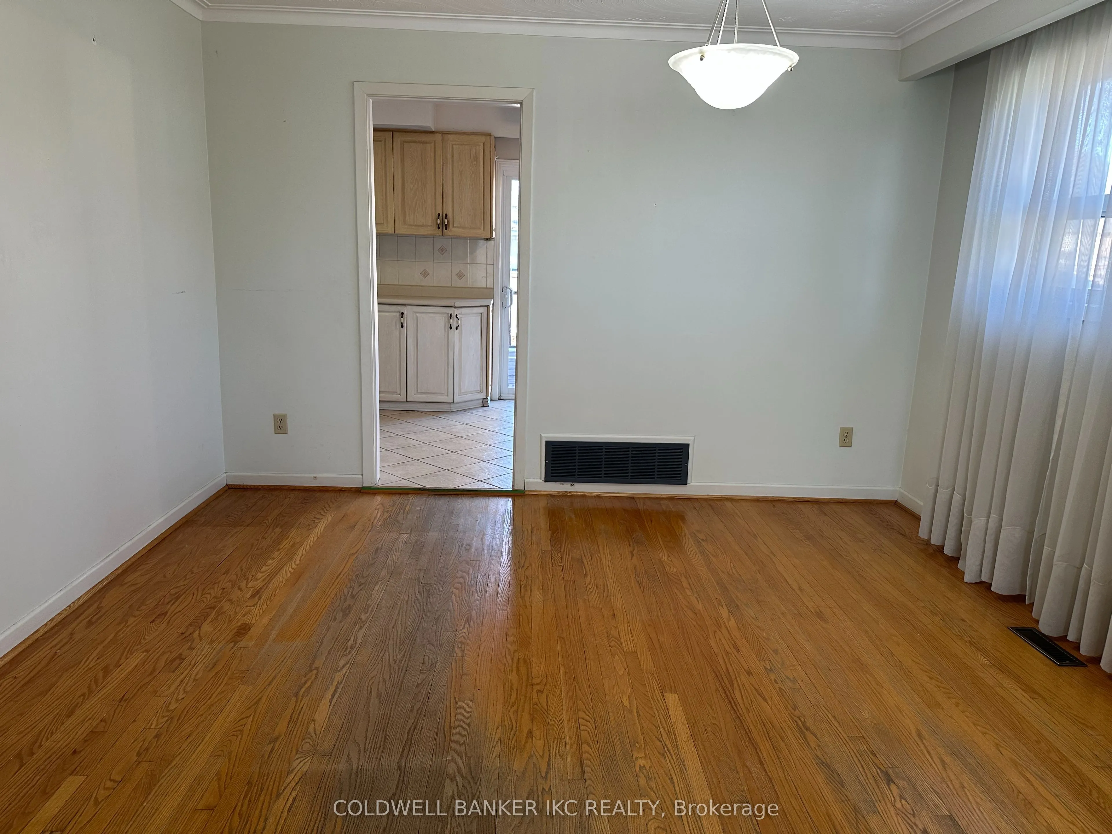 2220 Springfield Court