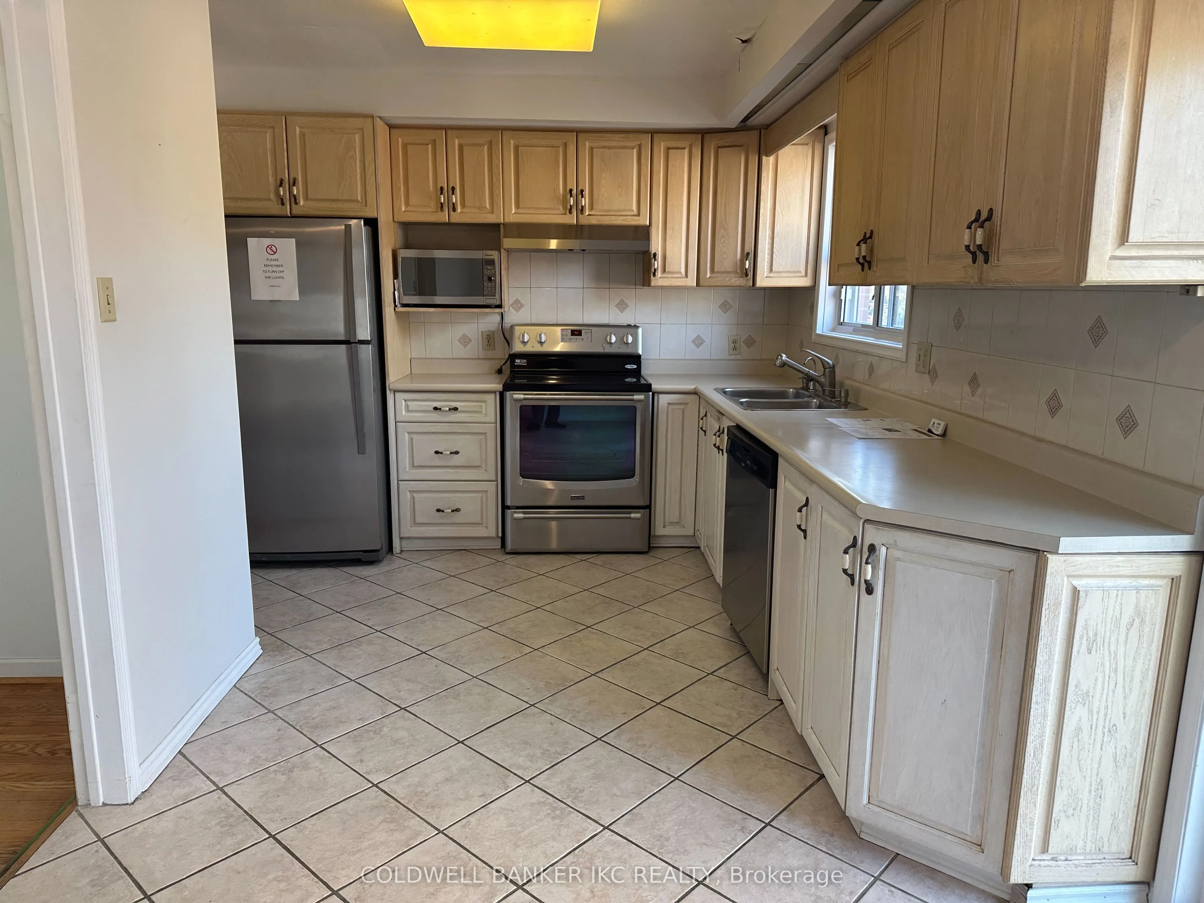 2220 Springfield Court