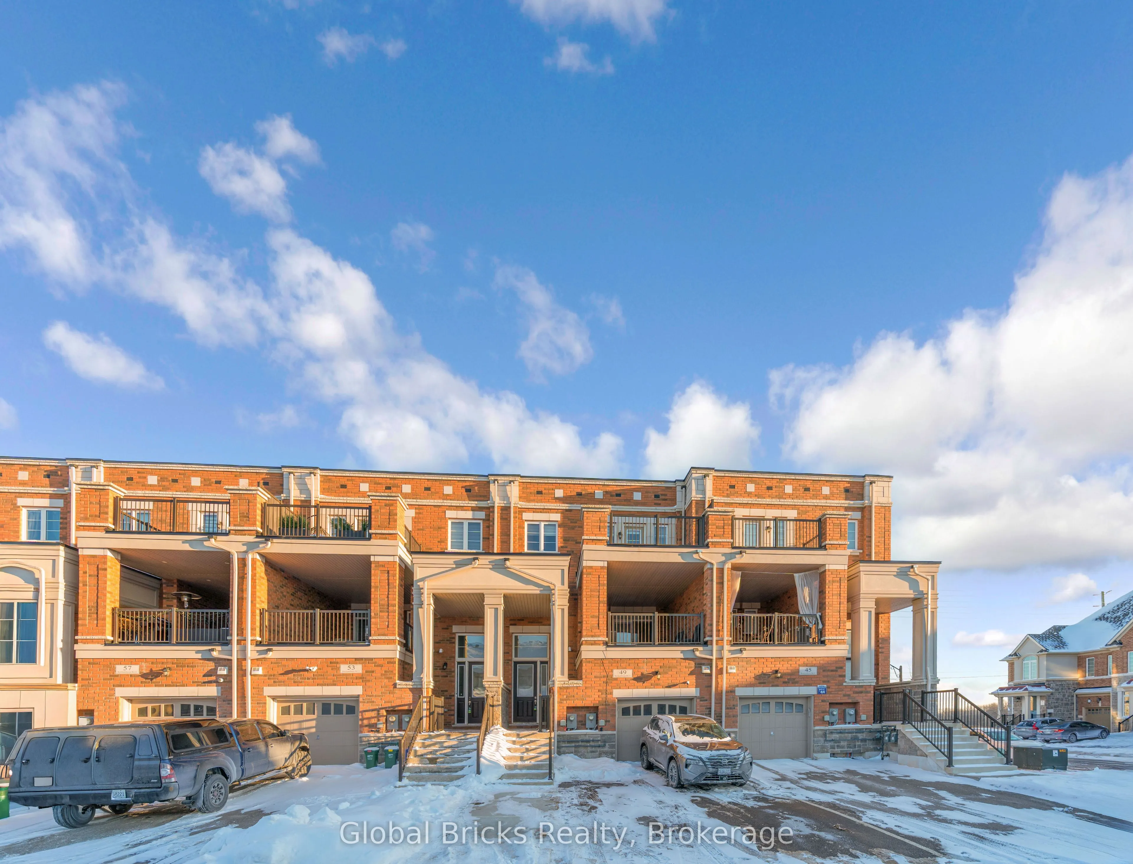 49 Burnhamthorpe Road E