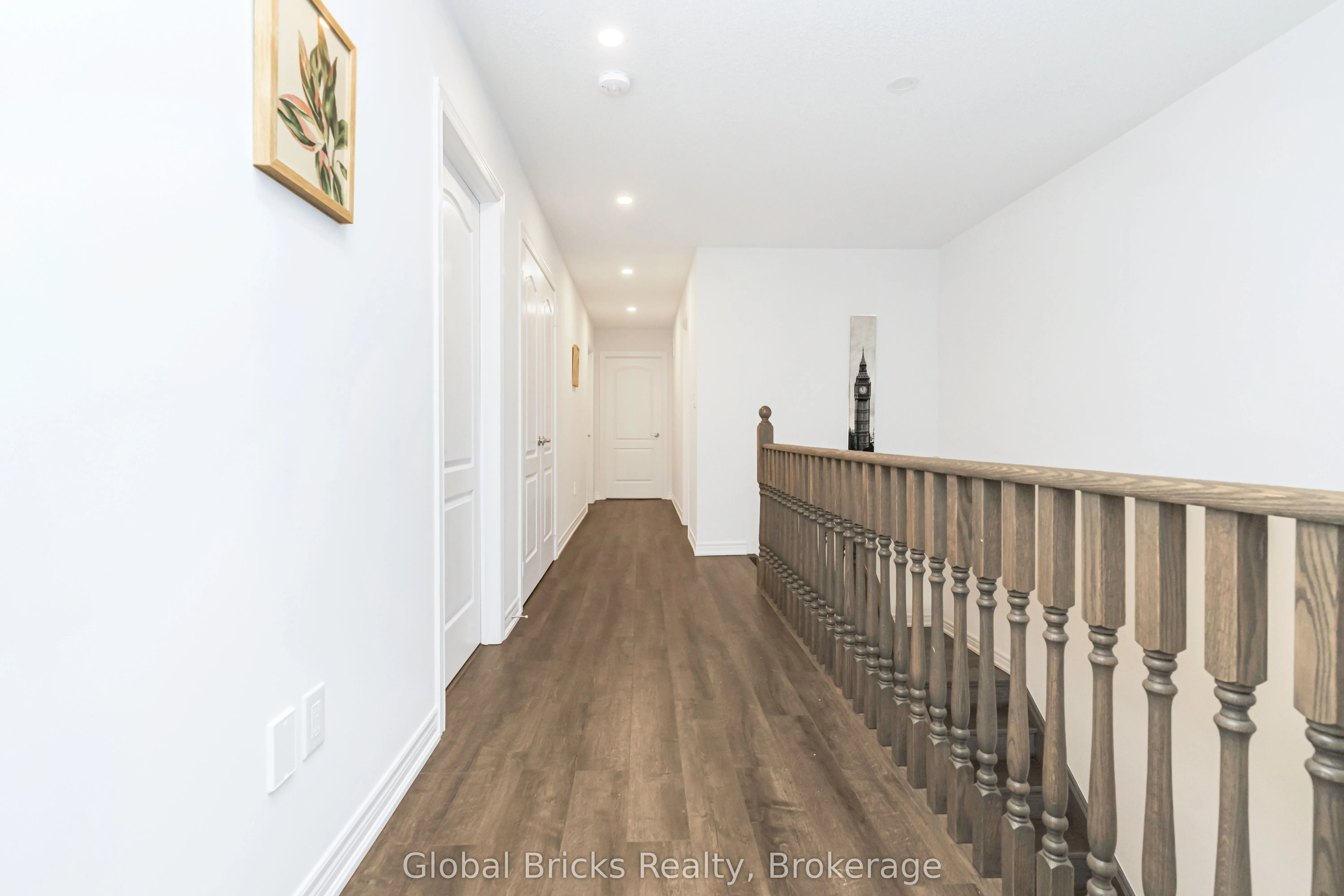 49 Burnhamthorpe Road E