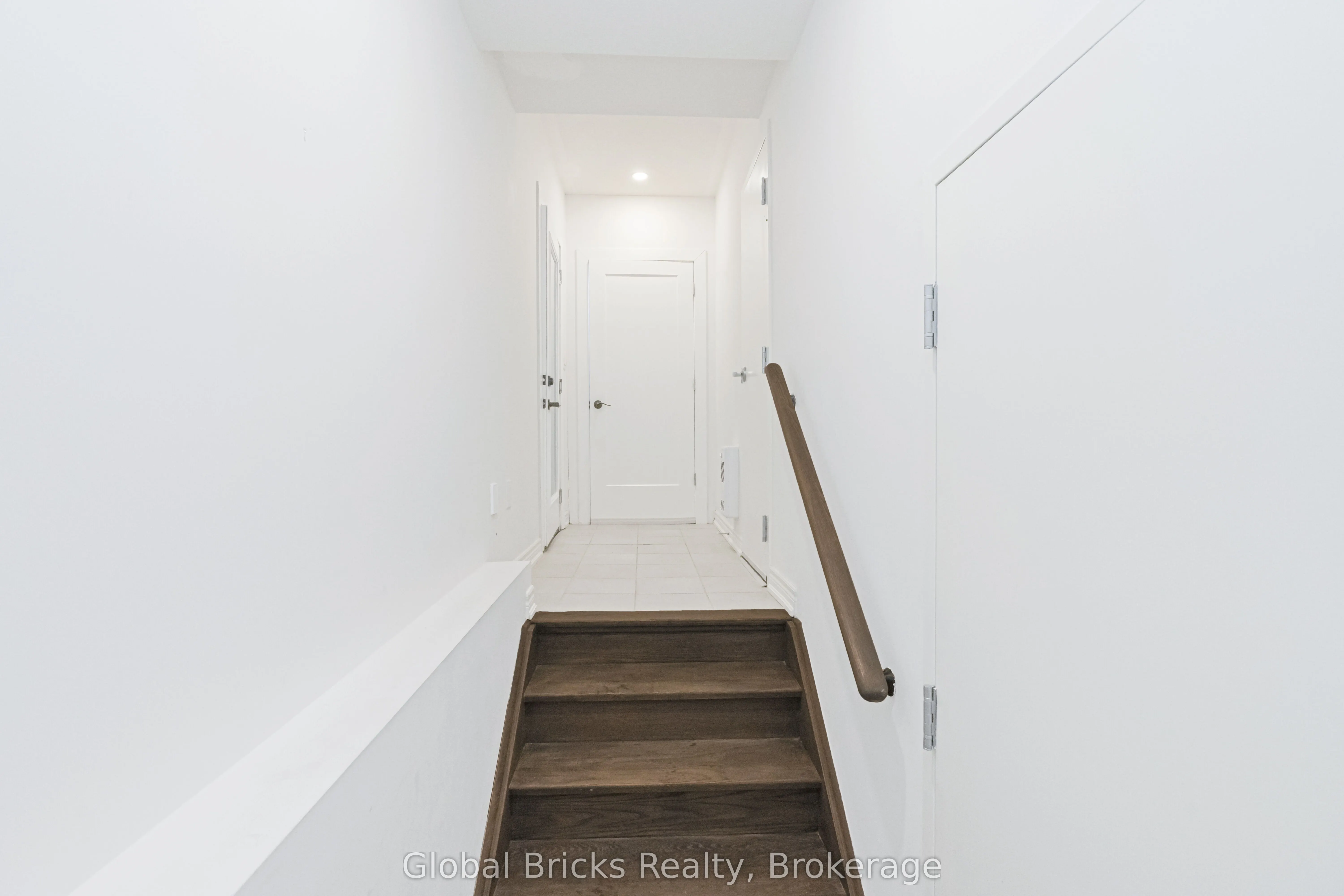 49 Burnhamthorpe Road E
