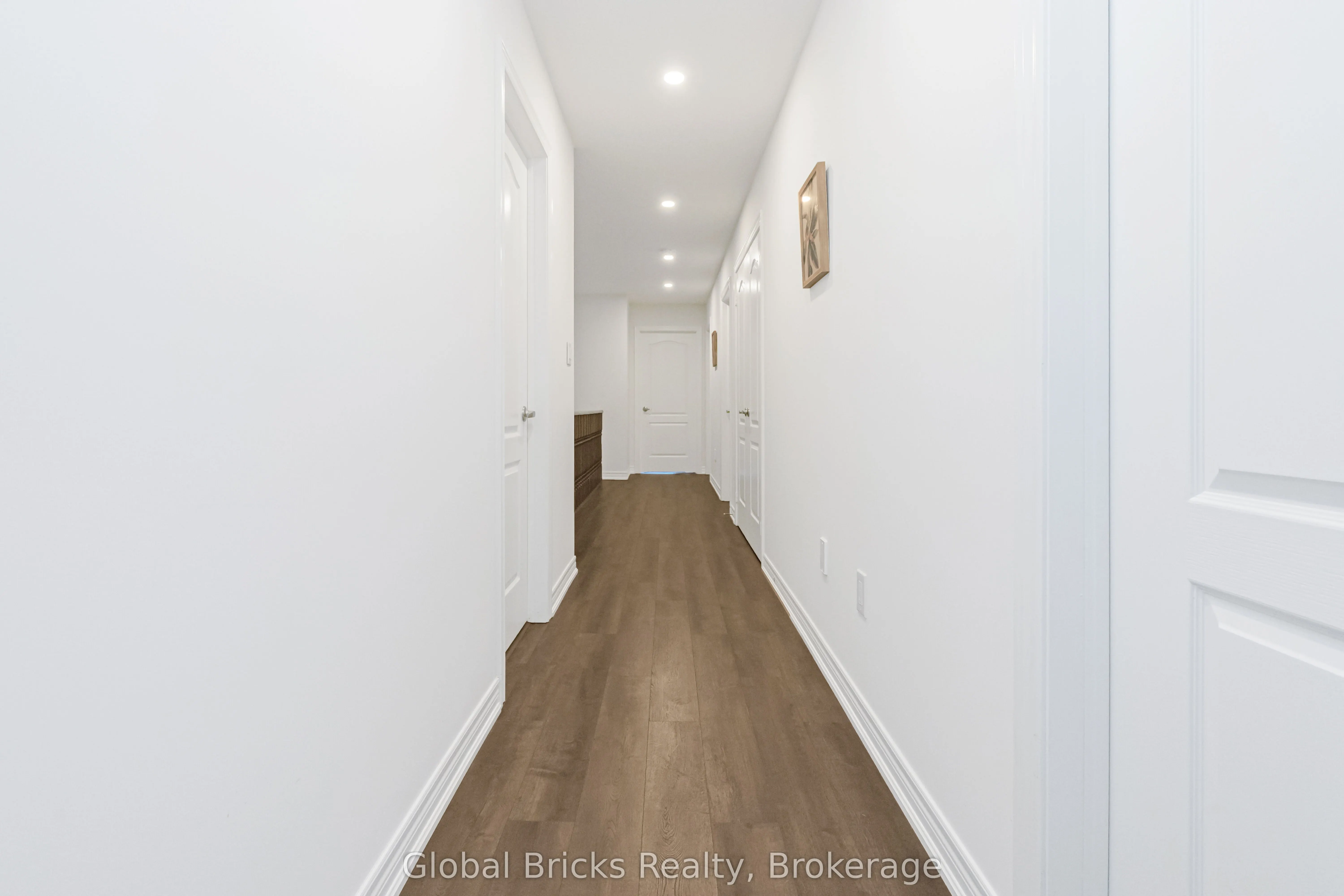 49 Burnhamthorpe Road E