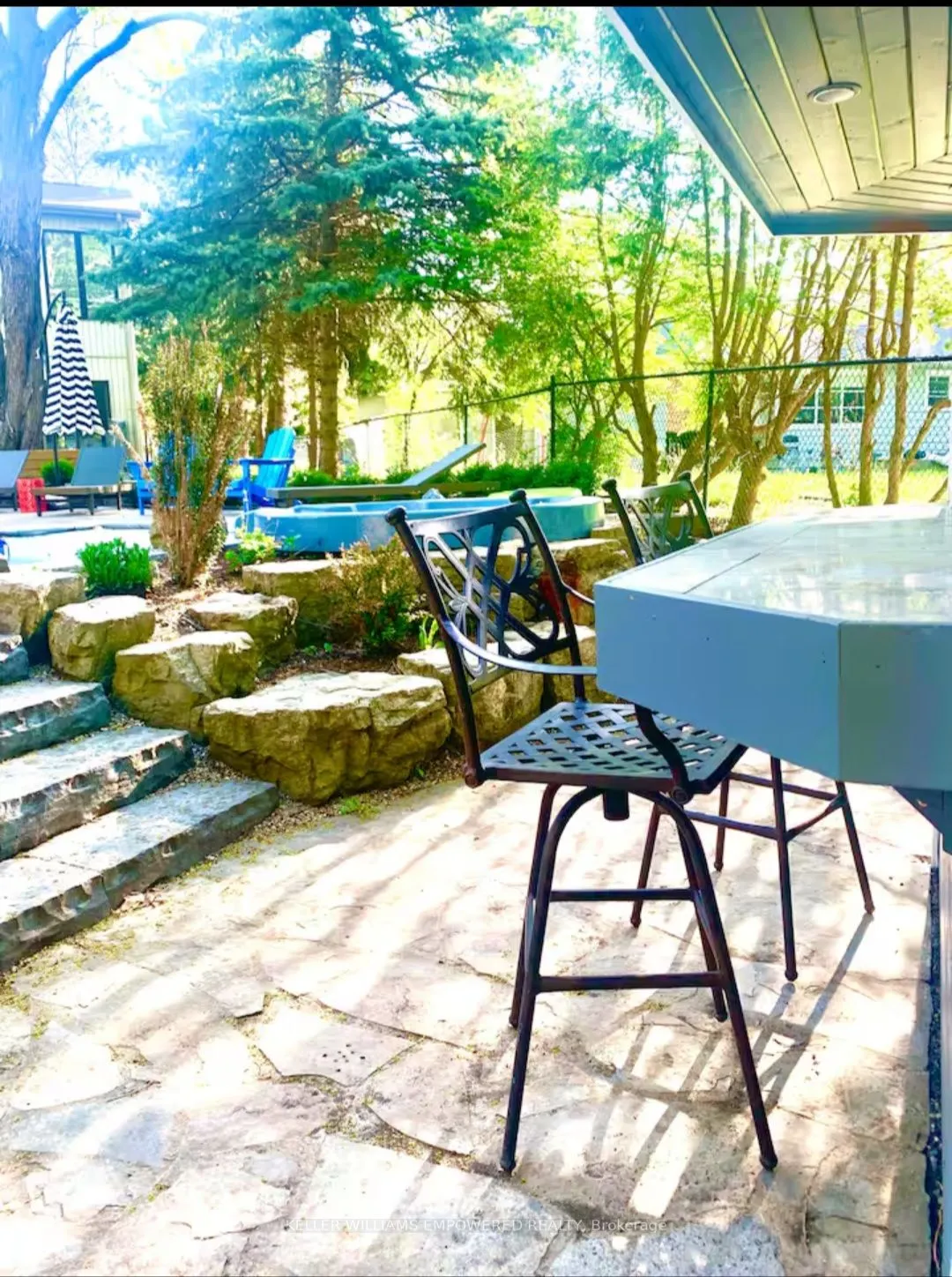876 Parkland Avenue