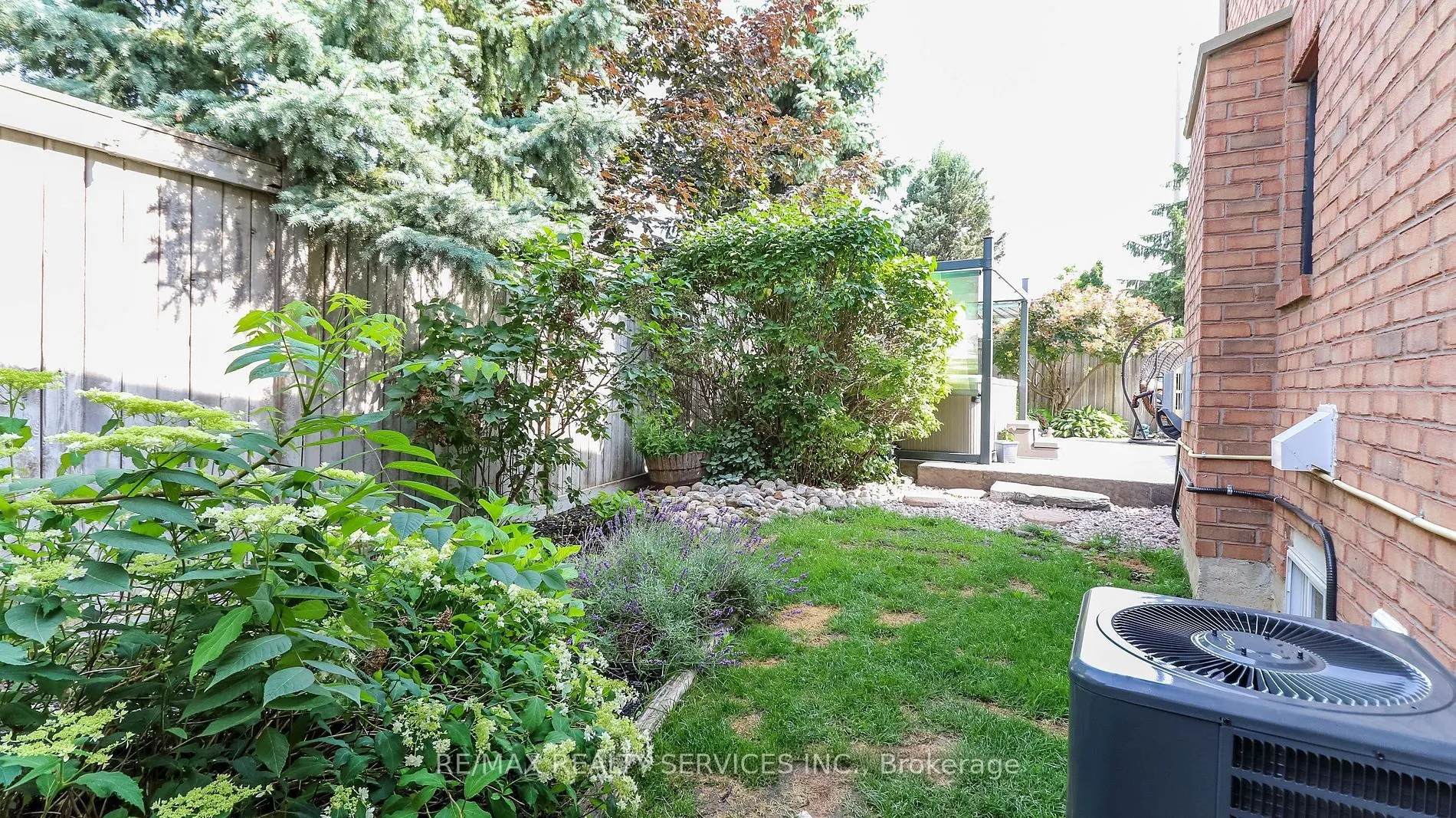 20 Manett Crescent