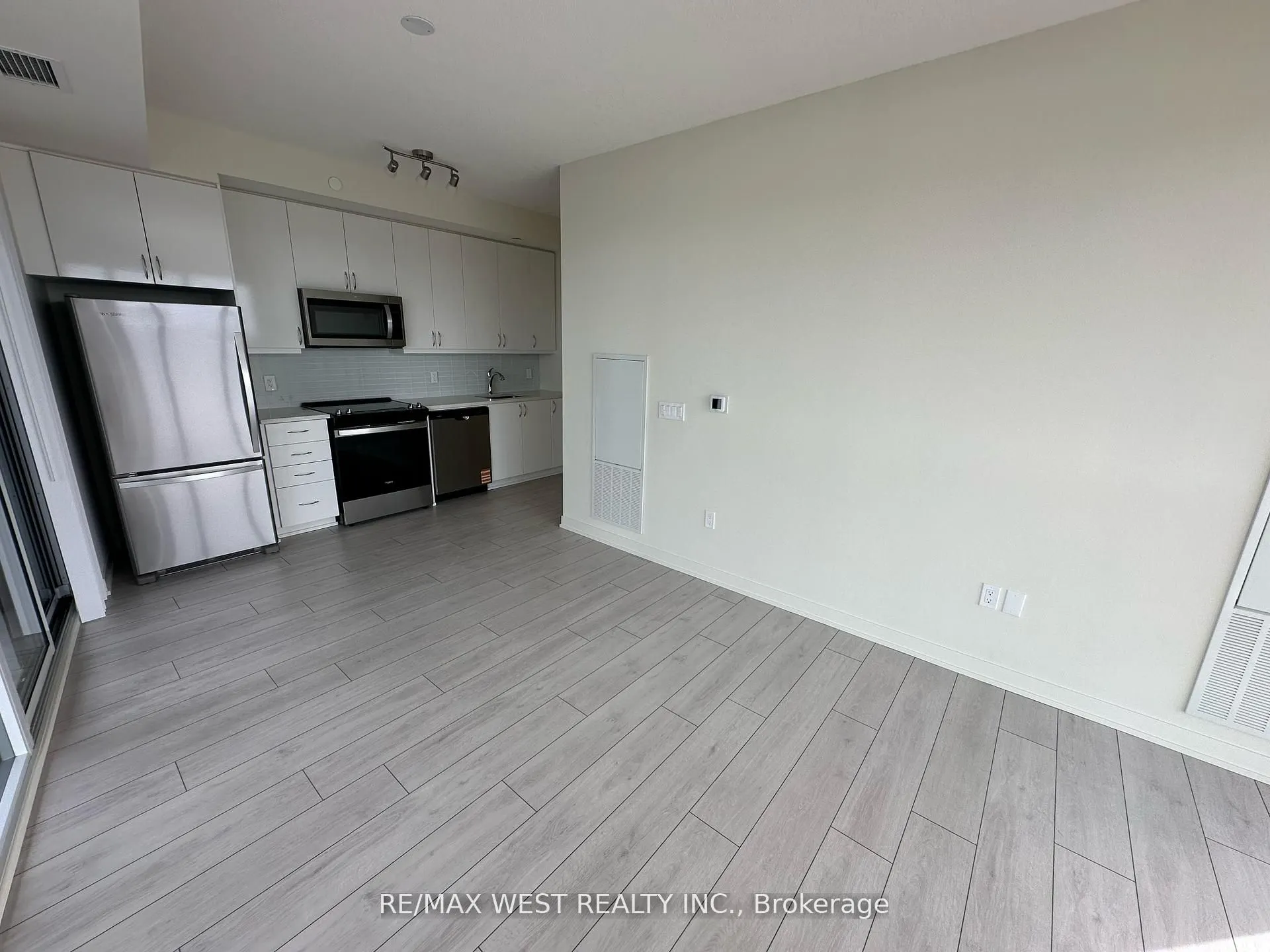 38 Annie Craig Drive #2511