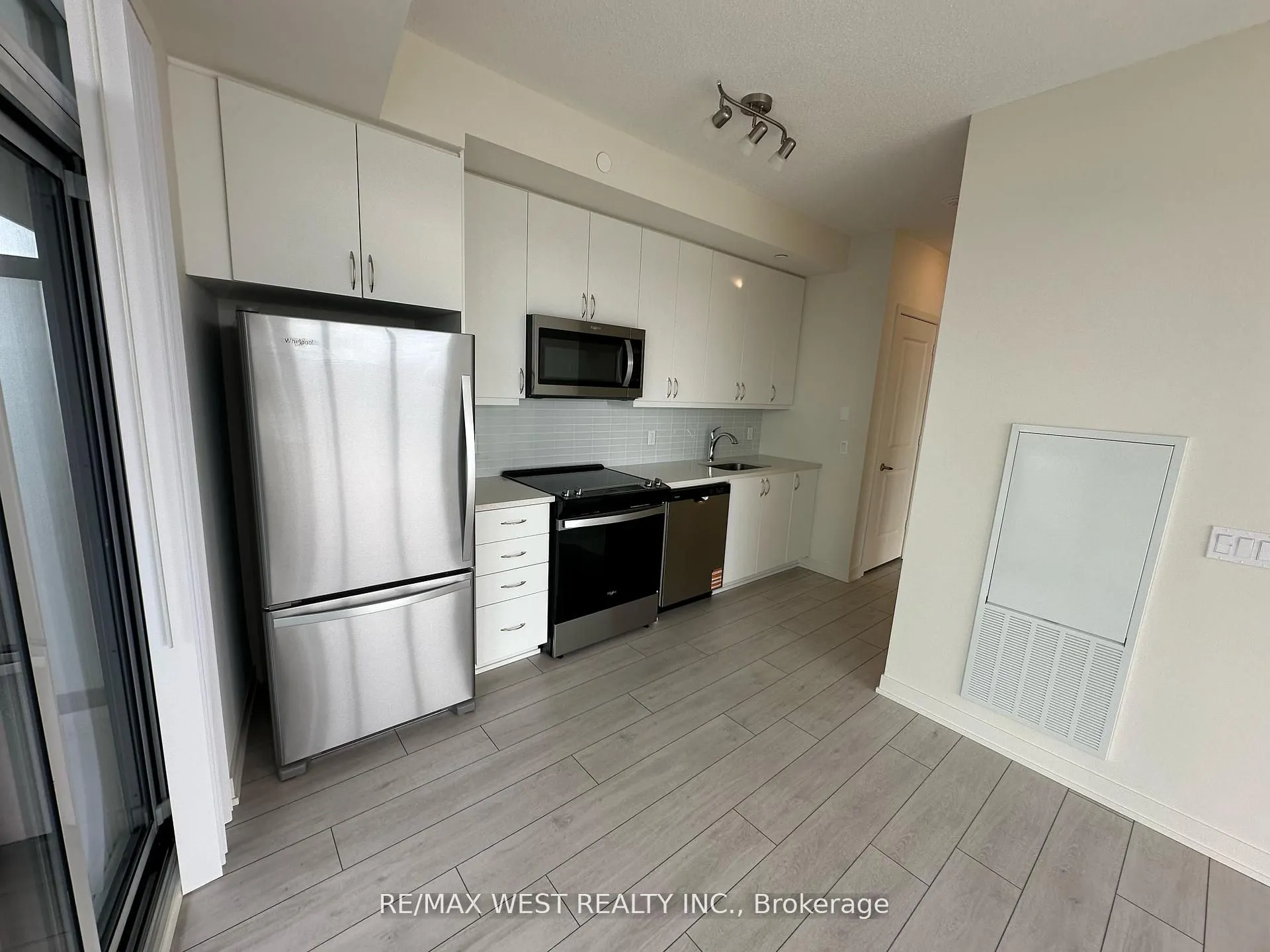 38 Annie Craig Drive #2511