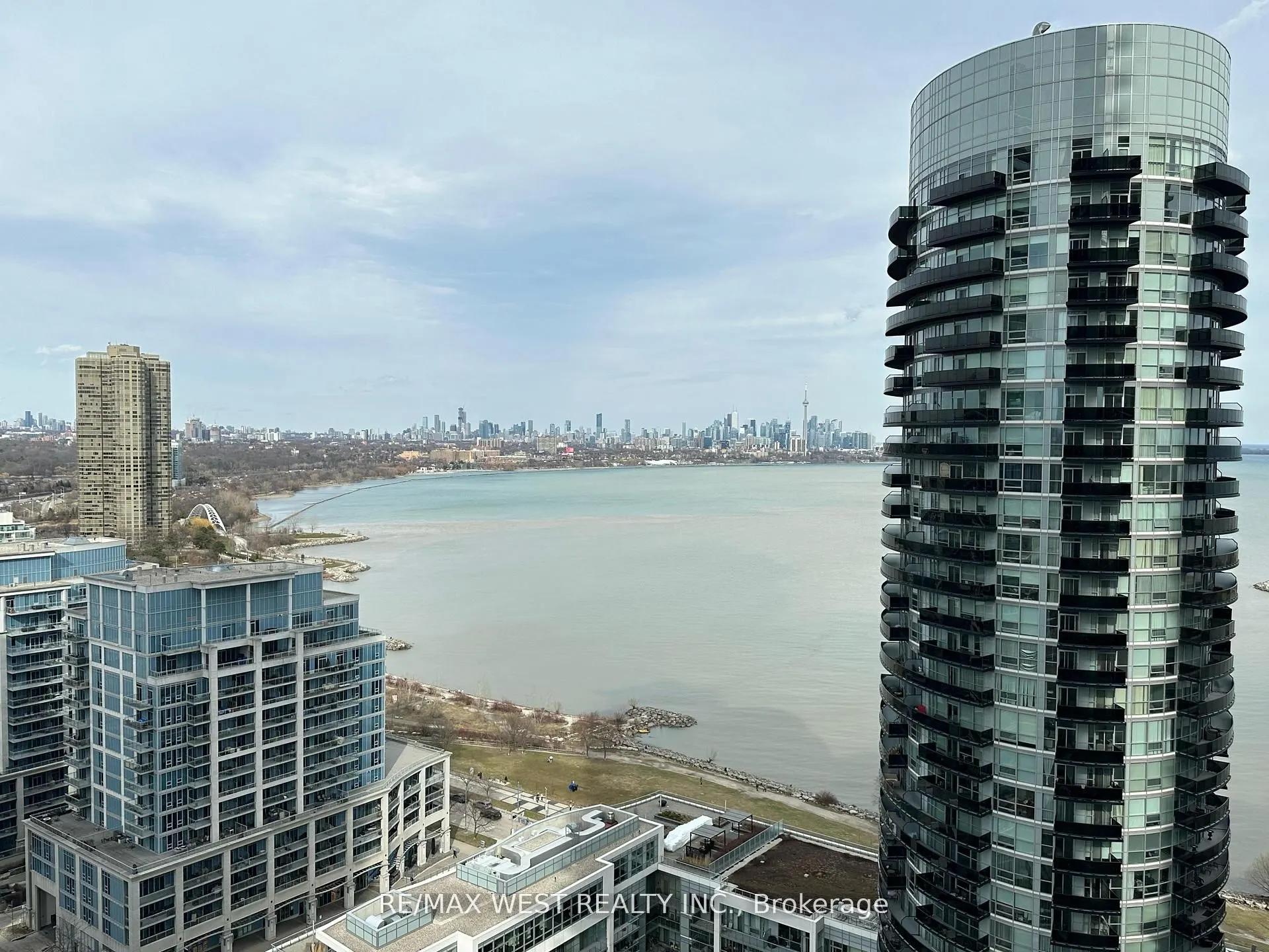 38 Annie Craig Drive #2511