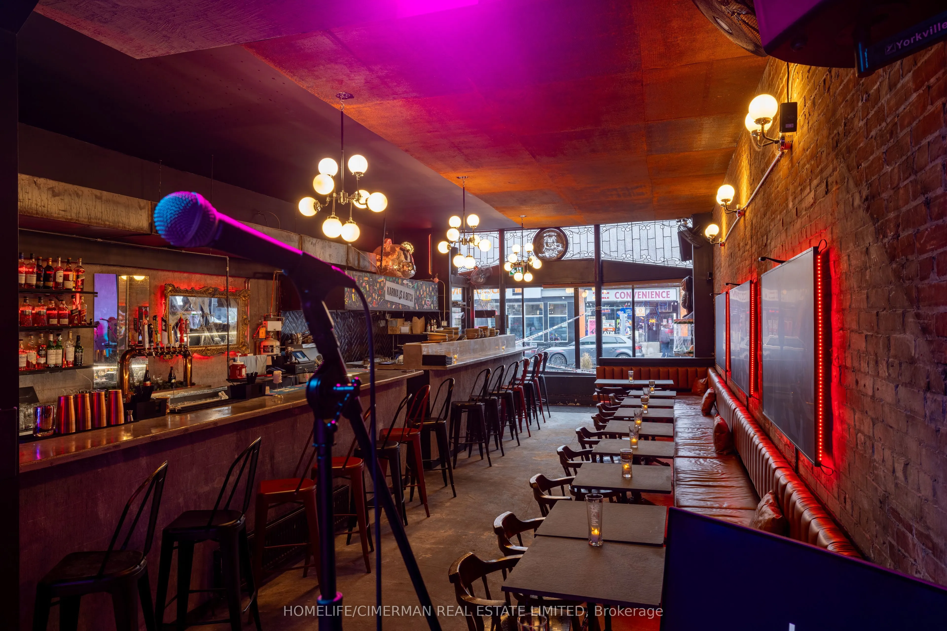 928 Bloor Street W