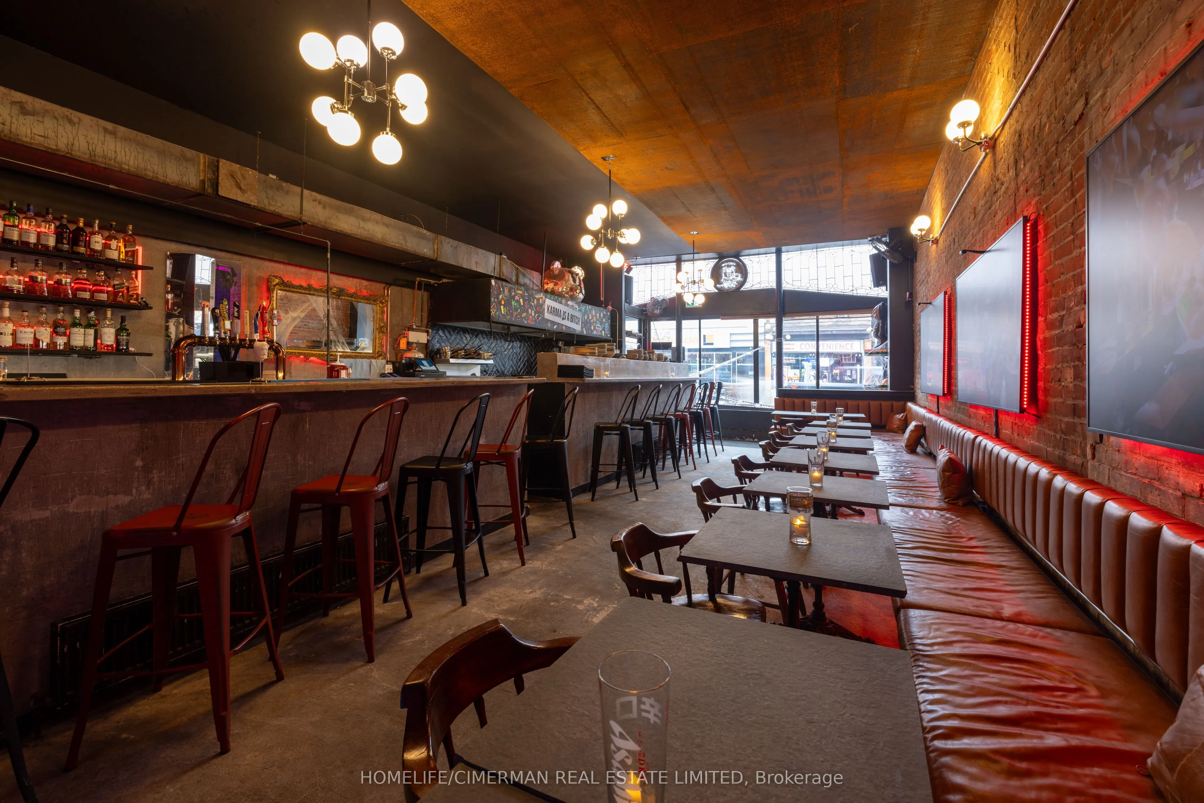 928 Bloor Street W
