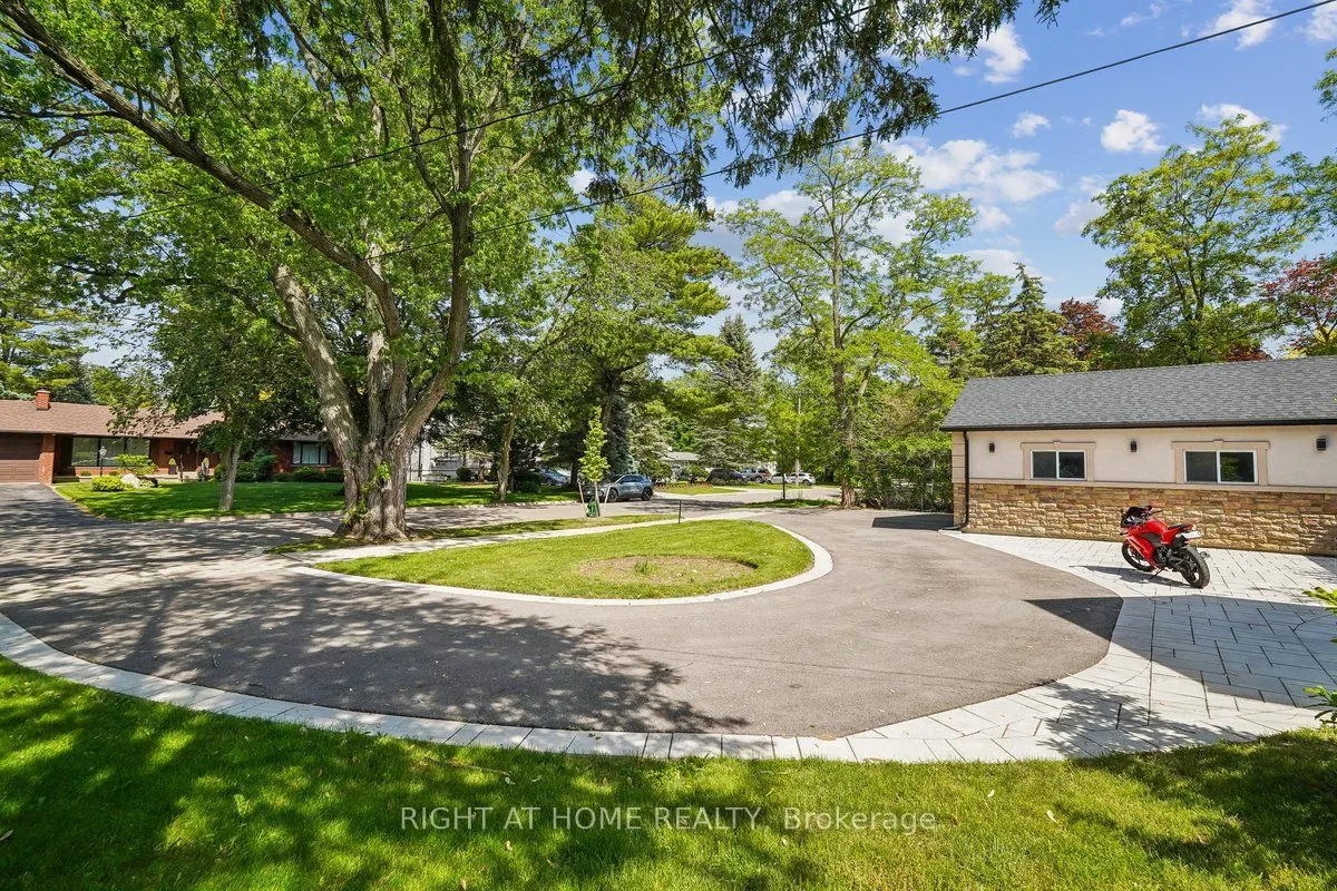 2090 Stonehouse Crescent